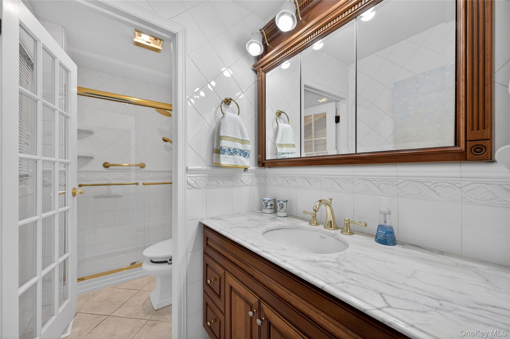 24 Thorngrove Lane, Dix Hills, NY, 11746 - 物件實景