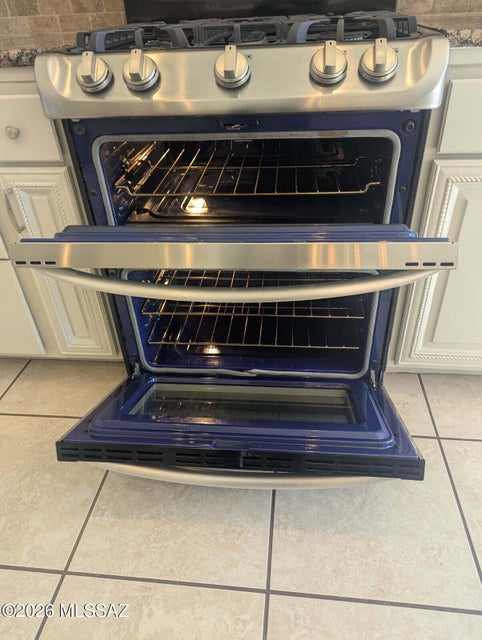 Tucson, Arizona, 85742, United States, 4 Bedrooms Bedrooms, ,3 BathroomsBathrooms,Residential,For Sale,2012321