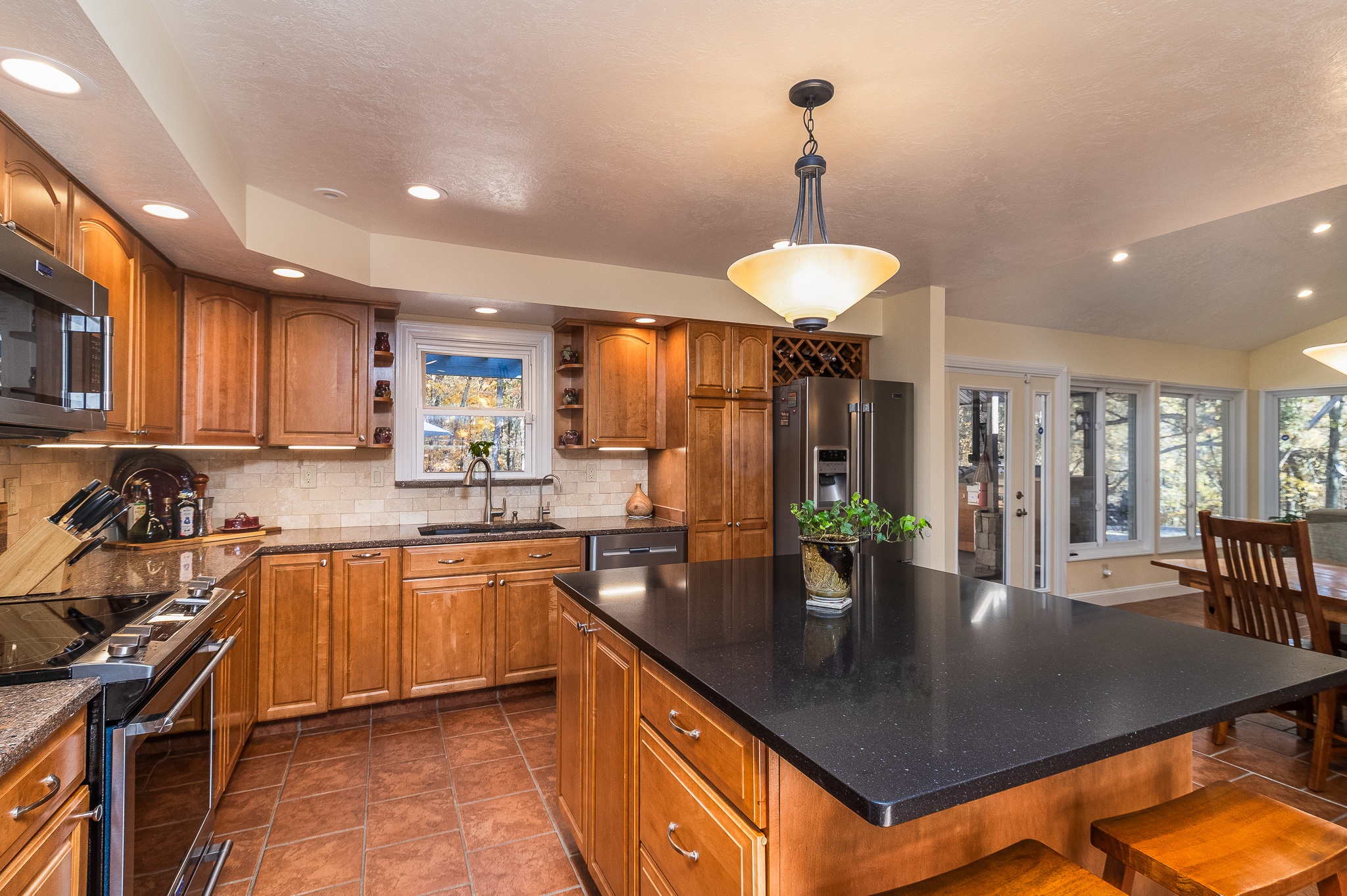 Charelston, Illinois, 61920, United States, 3 Bedrooms Bedrooms, ,3 BathroomsBathrooms,Residential,For Sale,1988576