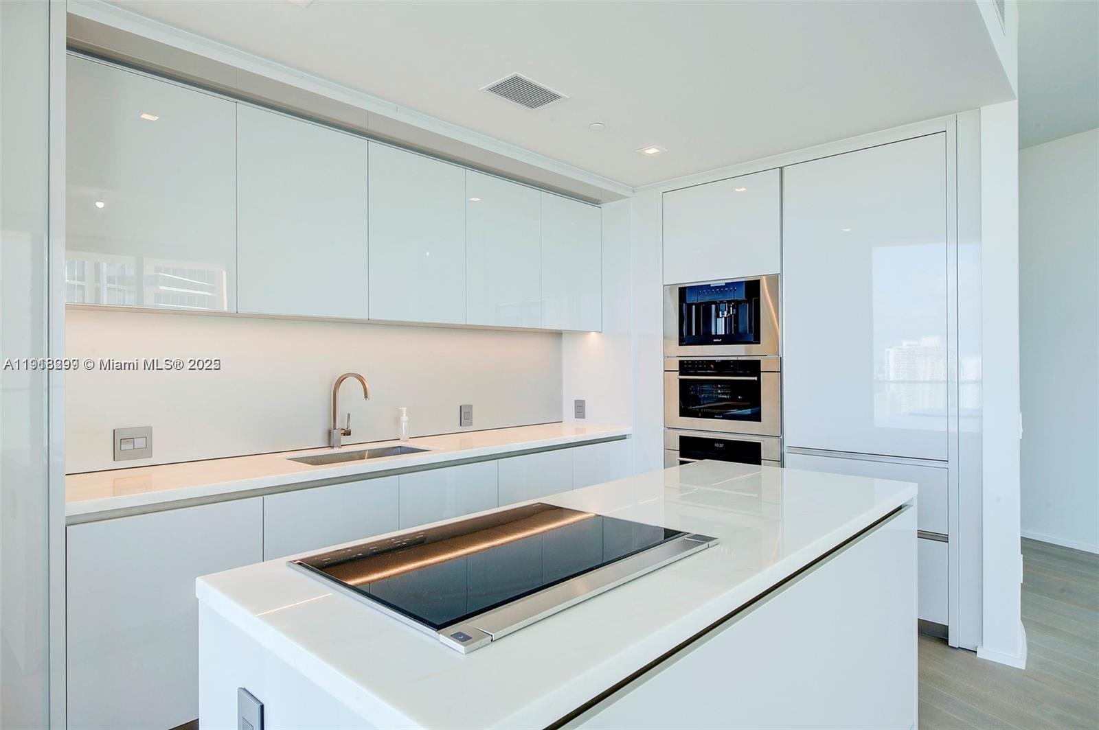 Sunny Isles Beach, Florida, 33160, United States, 2 Bedrooms Bedrooms, ,2 BathroomsBathrooms,Residential,For Sale,1996816