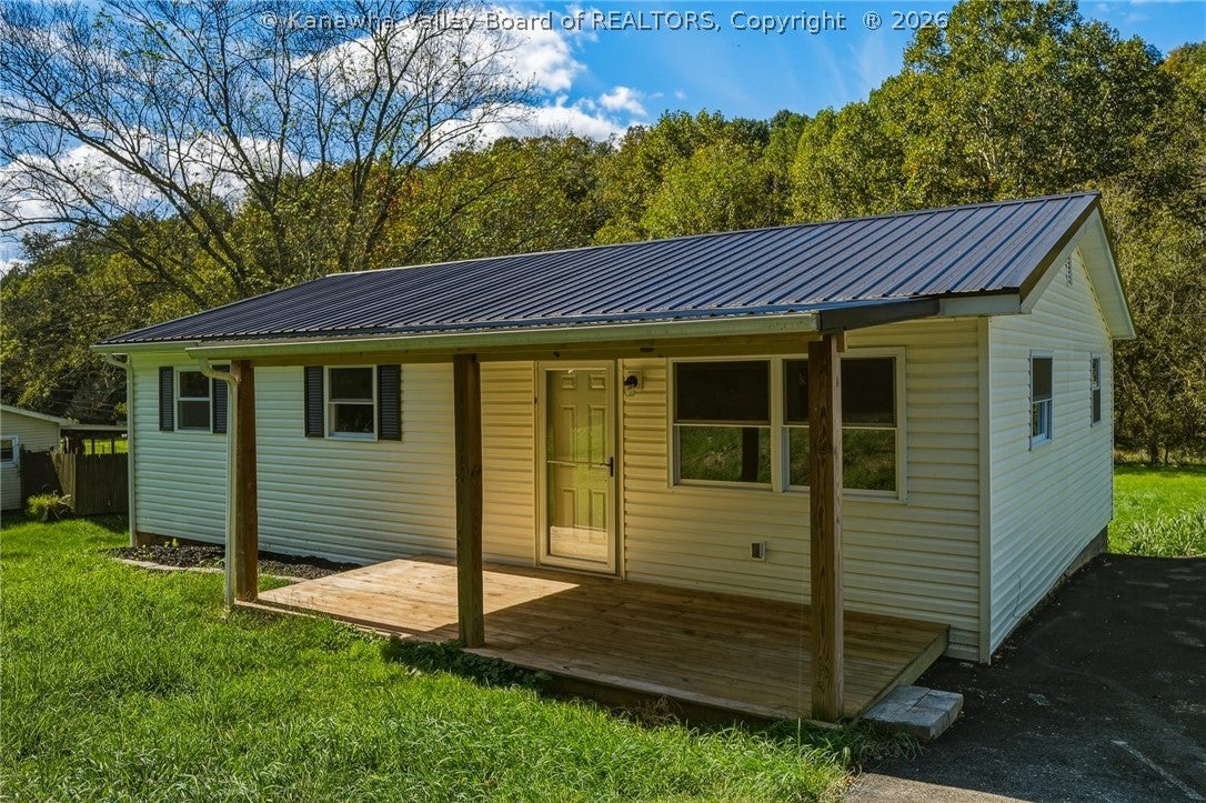 Claylick Rd, Ravenswood, WV 26164
