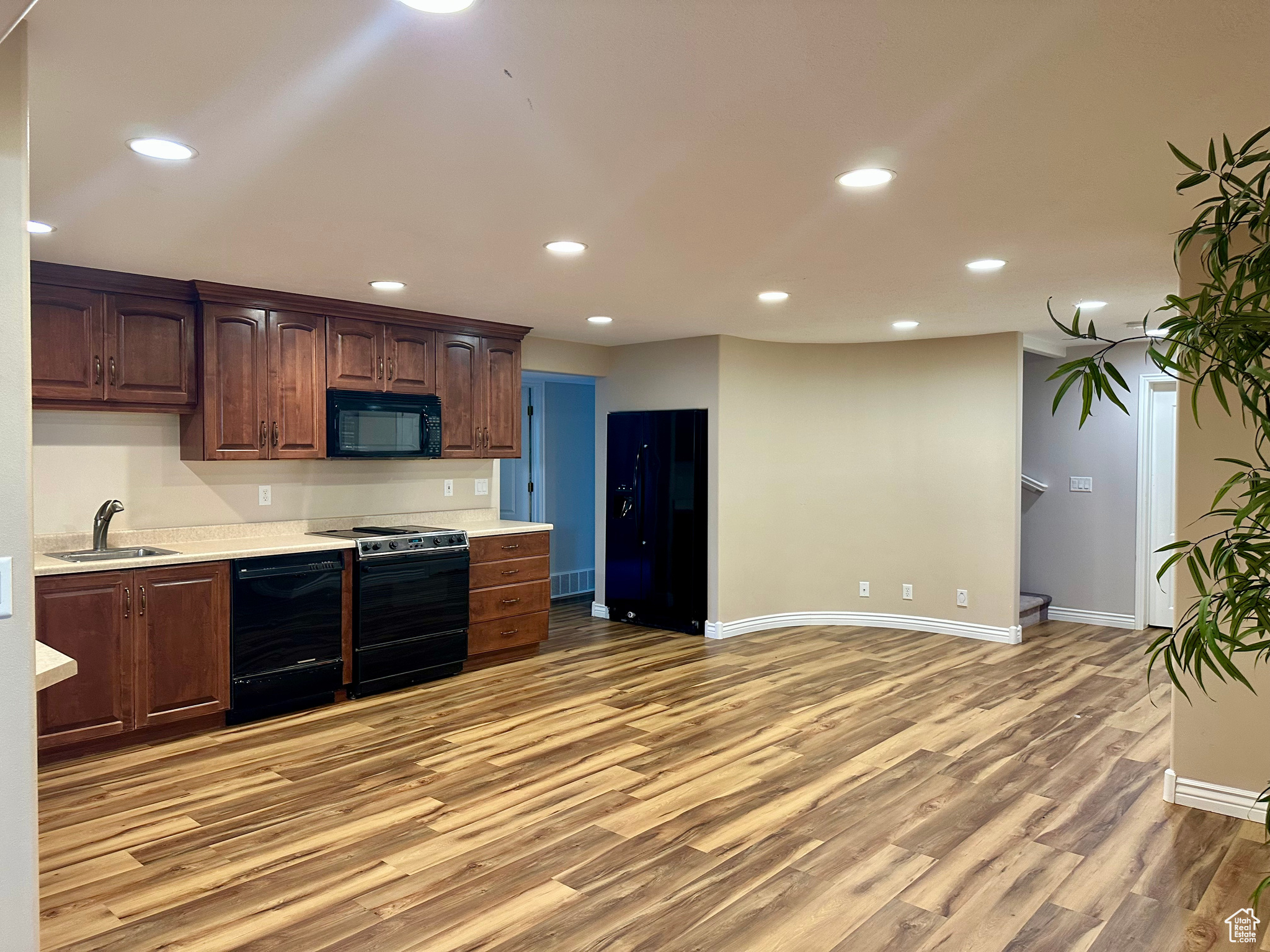 Logan, Utah, 84321, United States, 6 Bedrooms Bedrooms, ,7 BathroomsBathrooms,Residential,For Sale,1975254