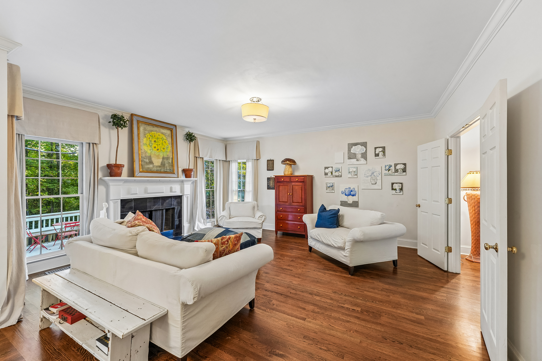  Beautiful, Renovated Daylight Basement Home on Exceptional Lot - 物件實景