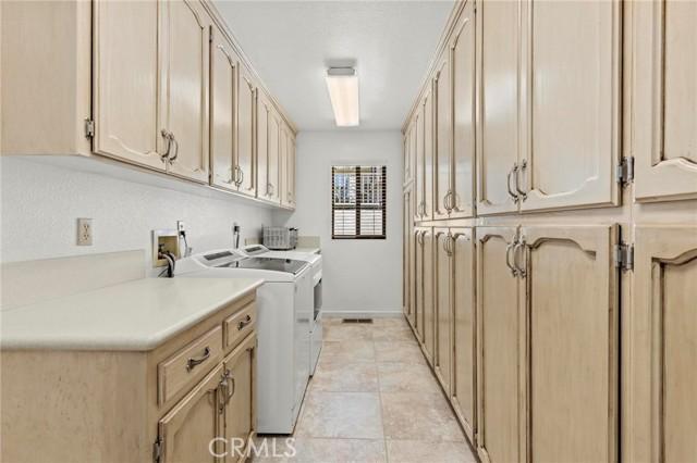 Oroville, California, 95966, United States, 4 Bedrooms Bedrooms, ,3 BathroomsBathrooms,Residential,For Sale,1931761