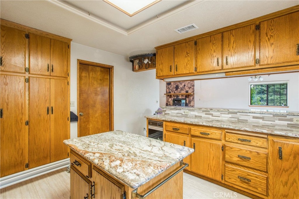 Crestline, California, 92325, United States, 3 Bedrooms Bedrooms, ,4 BathroomsBathrooms,Residential,For Sale,1836283