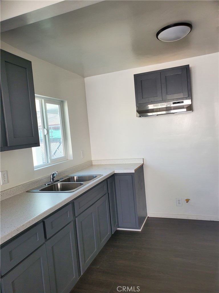 Los Angeles, California, 90044, United States, ,Residential,For Sale,1973669