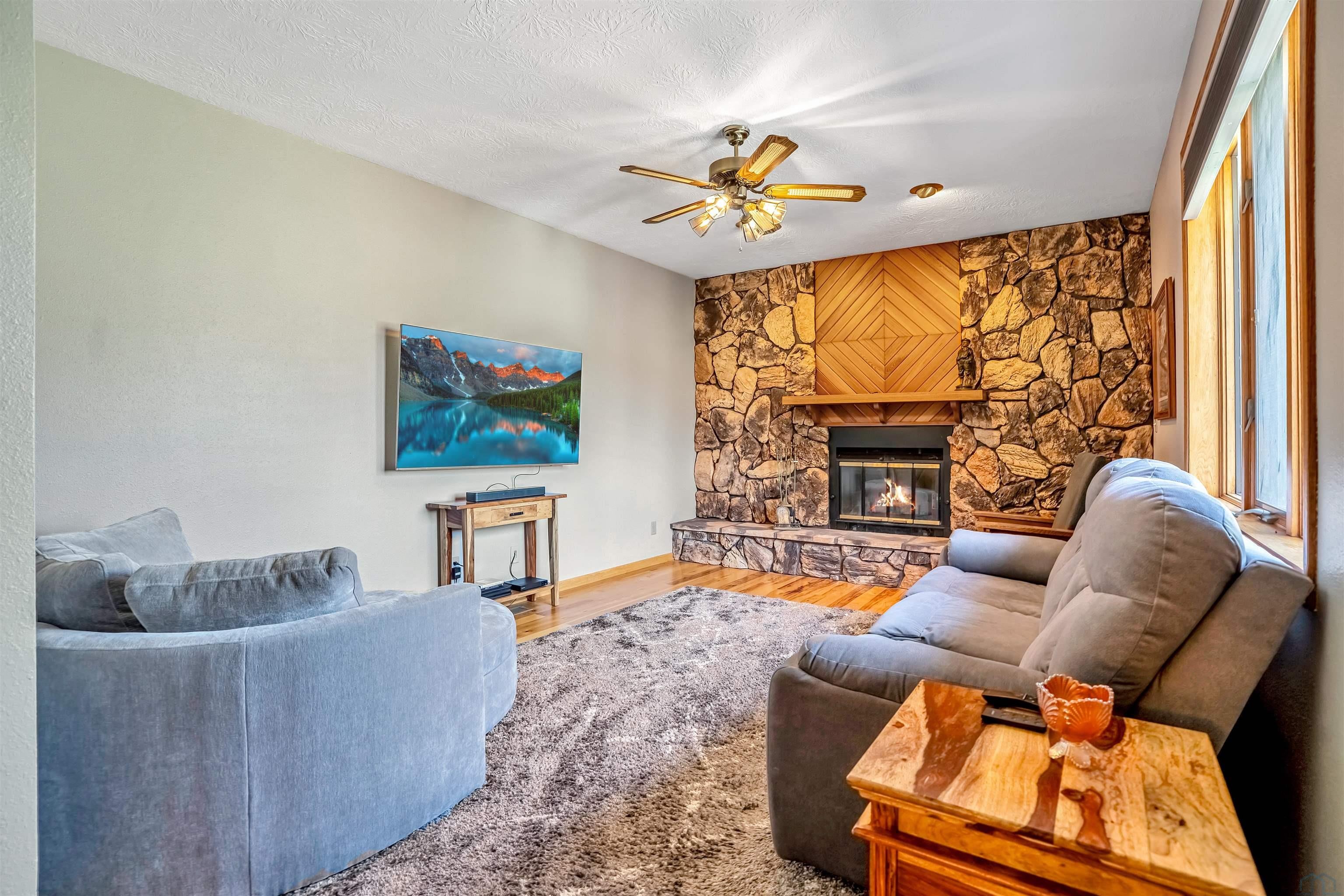 Sioux City, Iowa, 51108, United States, 3 Bedrooms Bedrooms, ,4 BathroomsBathrooms,Residential,For Sale,2035847