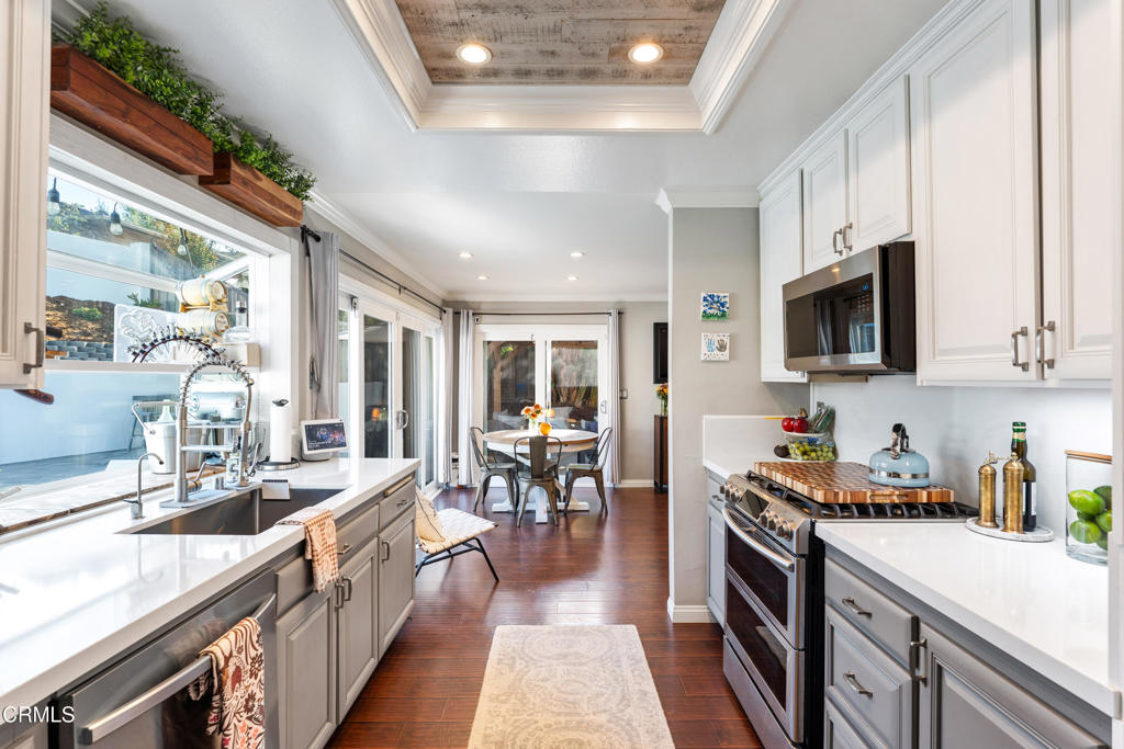 Newbury Park, California, 91320, United States, 4 Bedrooms Bedrooms, ,3 BathroomsBathrooms,Residential,For Sale,1987357