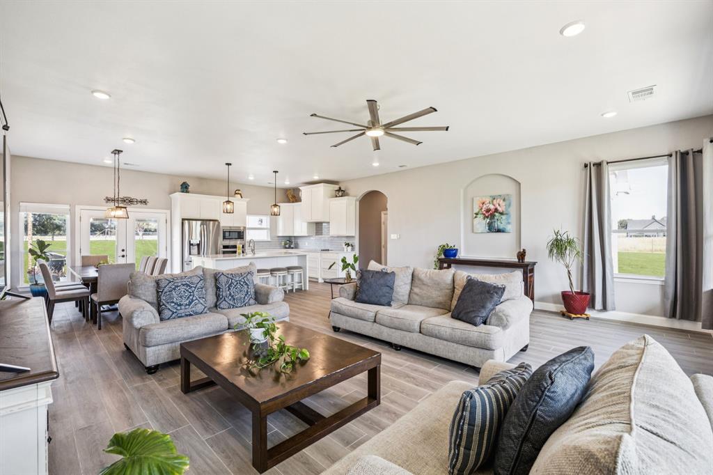 Edgewood, Texas, 75169, United States, 3 Bedrooms Bedrooms, ,3 BathroomsBathrooms,Residential,For Sale,1994532