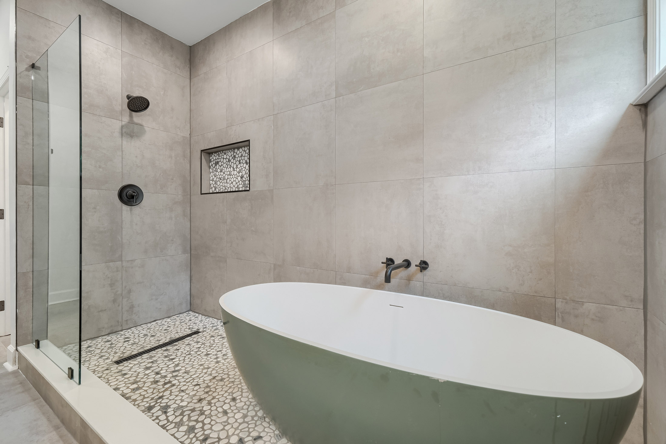  beautifully renovated home where  modern upgrades meet timeless charm - 物件實景