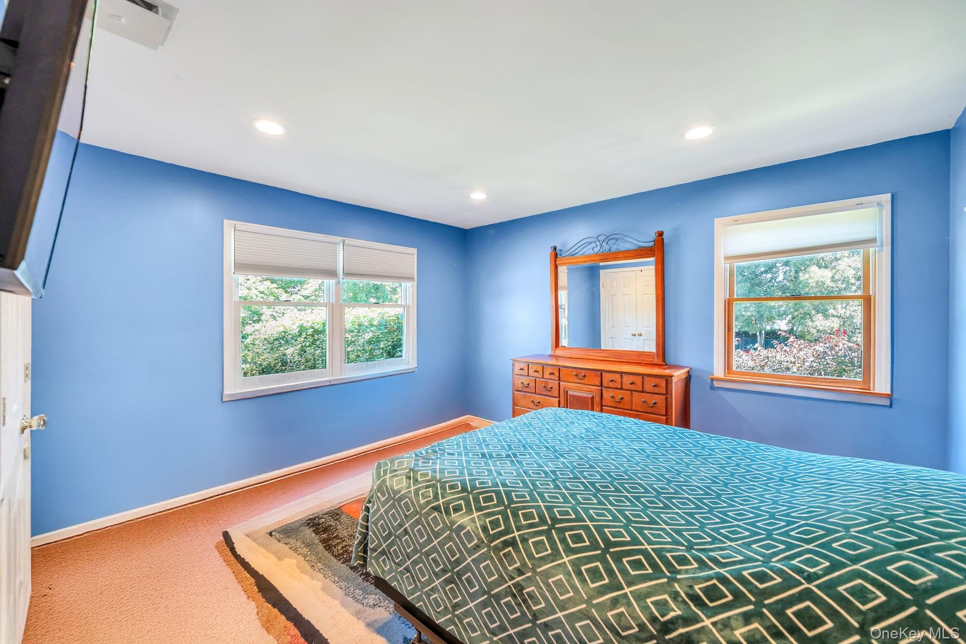Hauppauge, New York, 11788, United States, 4 Bedrooms Bedrooms, ,3 BathroomsBathrooms,Residential,For Sale,1926093