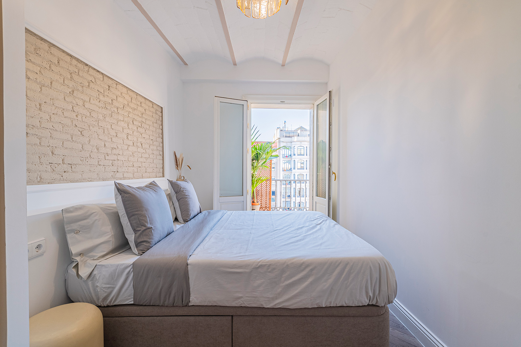  Elegant Three-Bedroom Flat with Terrace Next to Plaça Catalunya - 物件實景