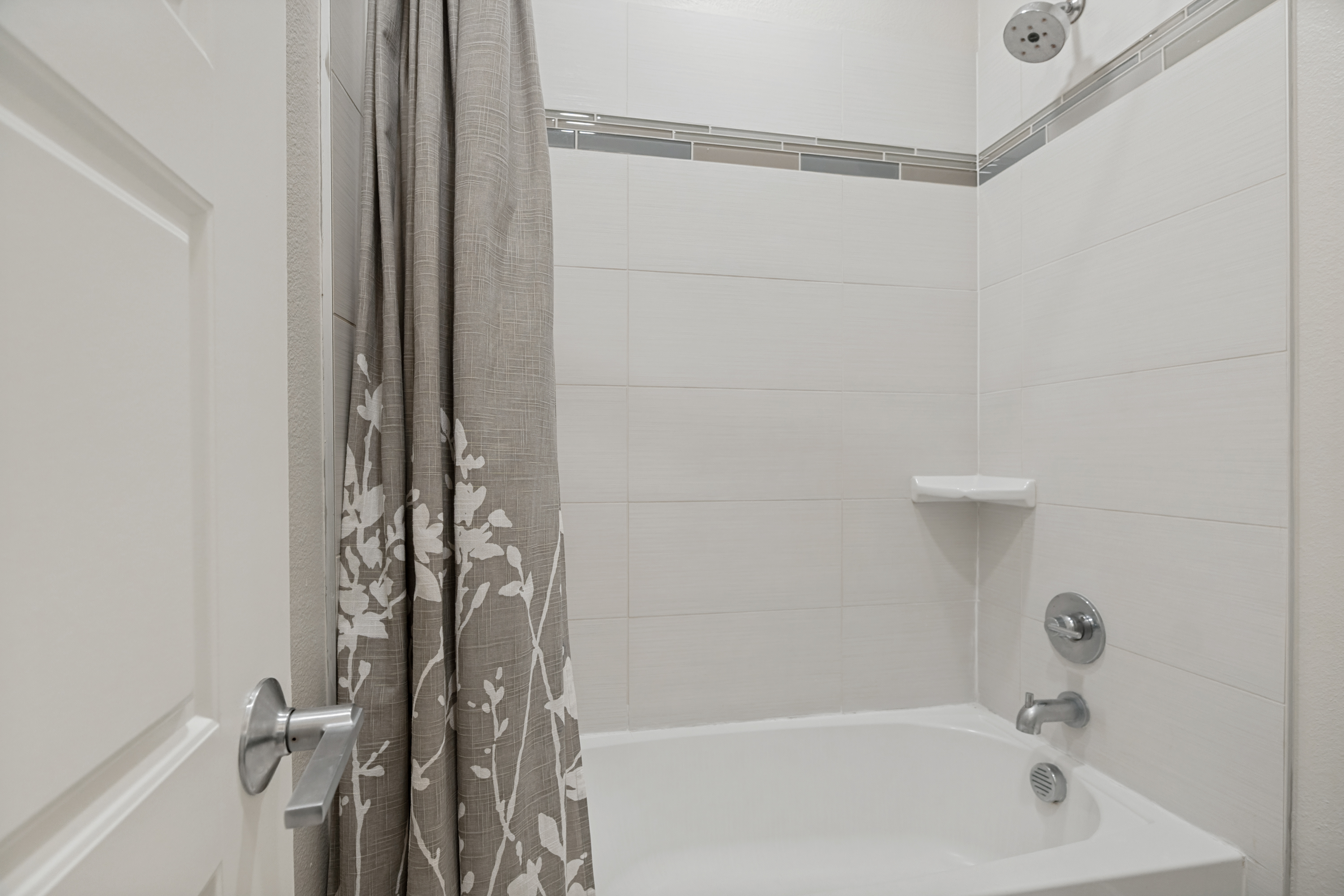  Welcome to this Beautifully Designed 3-bedroom, 2.5-bath Townhouse - 物件實景