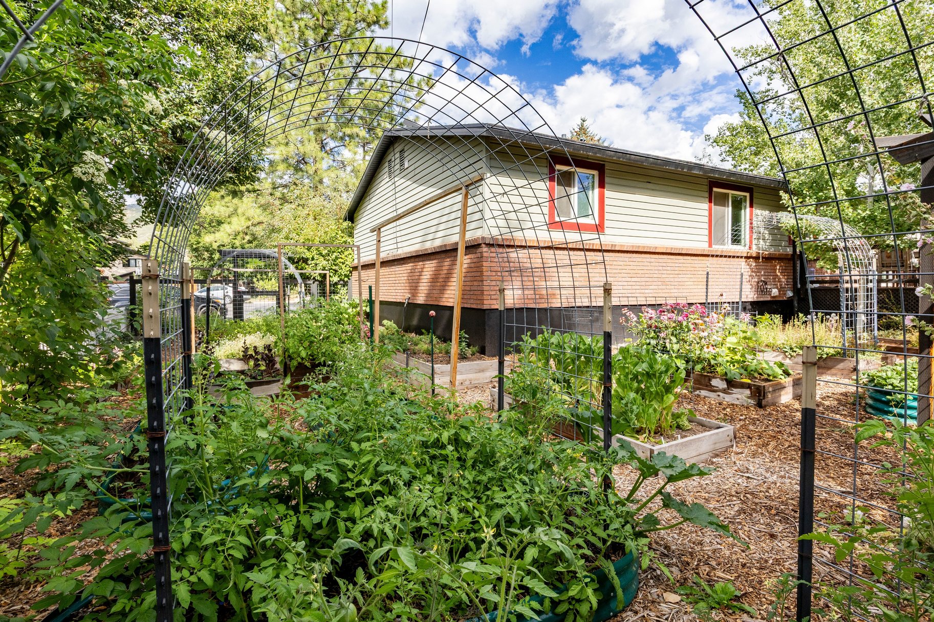  Charming Single Level Garden Home with Mountain Views - 物件實景
