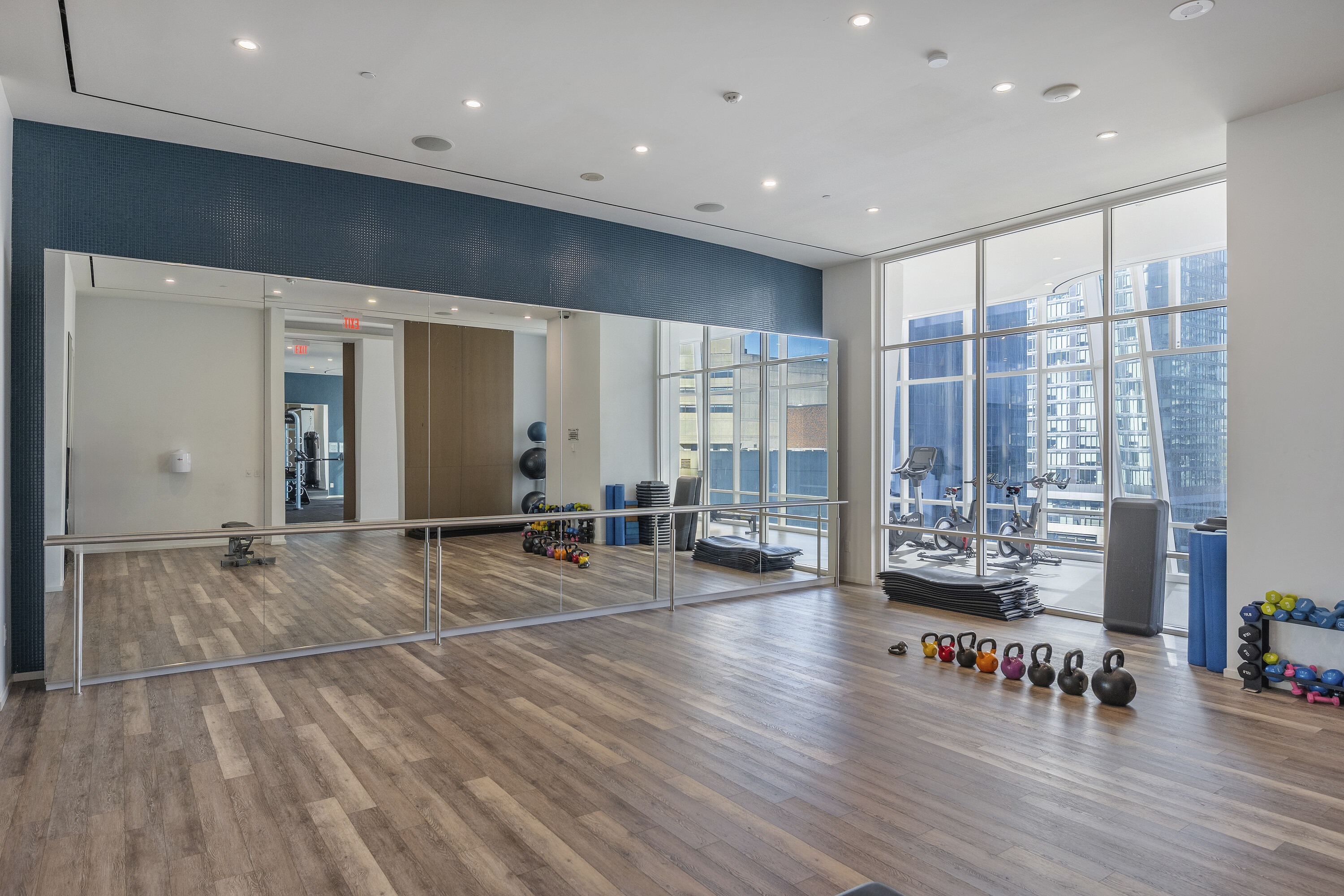  One Bloor - 物件實景