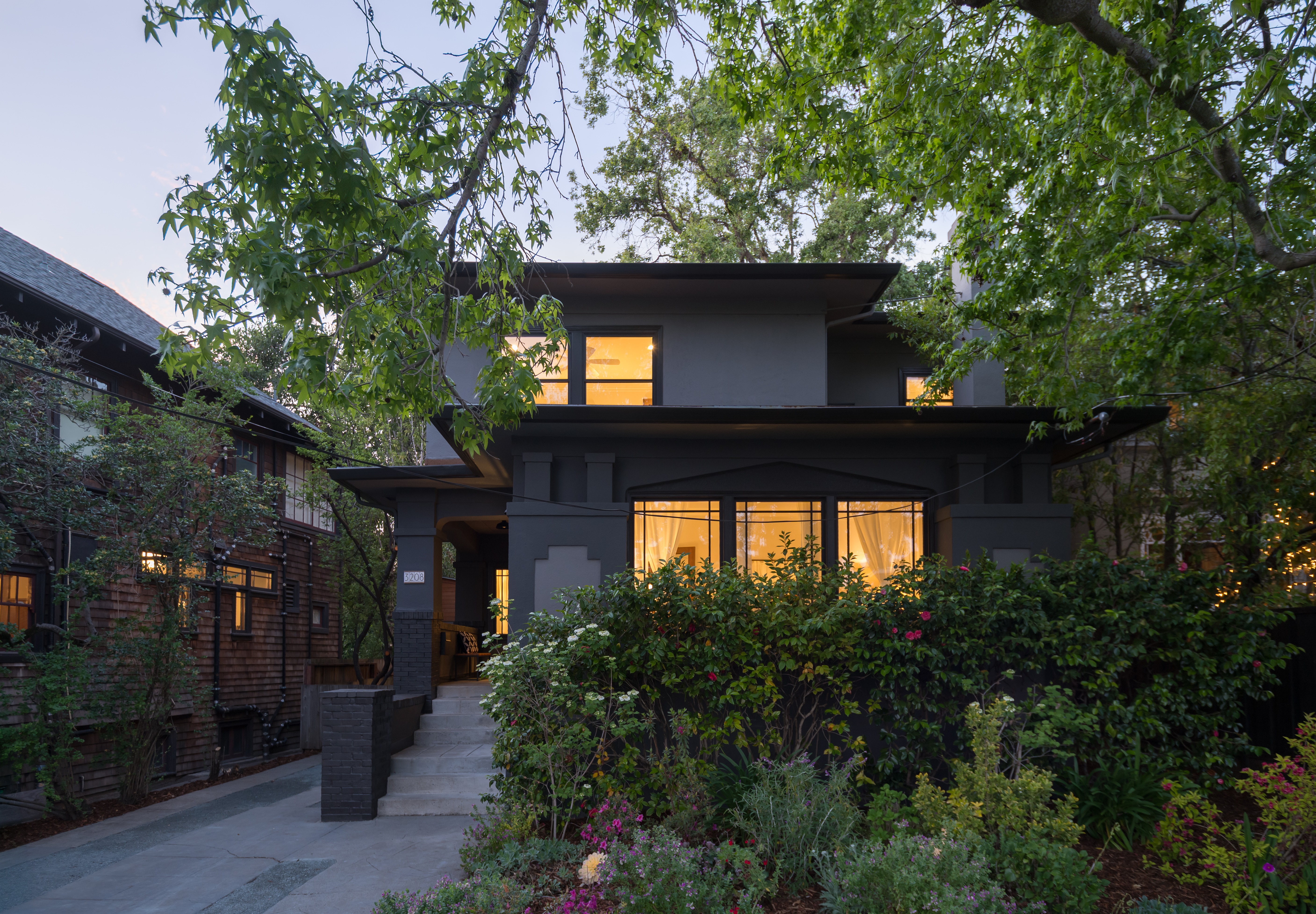  Timbre Architects Reimagined Elmwood Craftsman with Stunning Modern Design - 物件實景