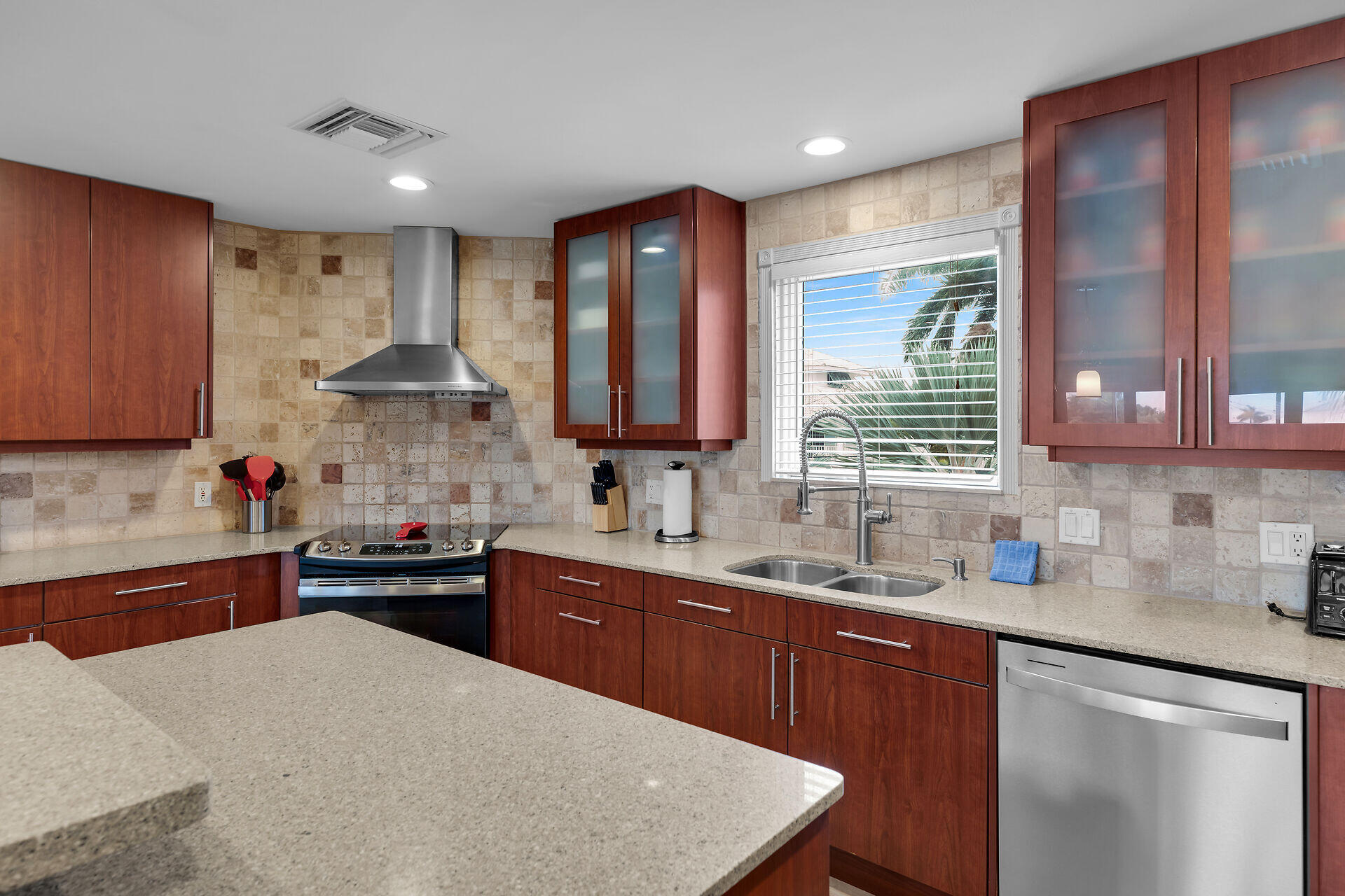 MARATHON, Florida, 33050, United States, 5 Bedrooms Bedrooms, ,3 BathroomsBathrooms,Residential,For Sale,1691478