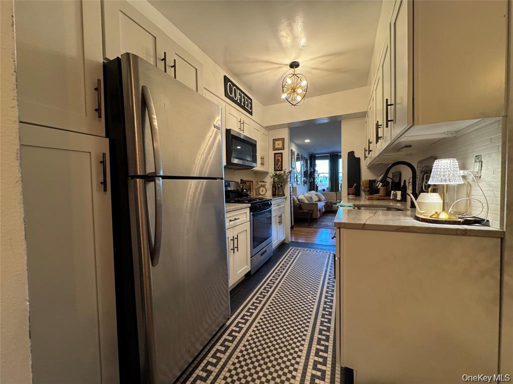 Long Beach, New York, 11561, United States, 2 Bedrooms Bedrooms, ,2 BathroomsBathrooms,Residential,For Sale,1919888