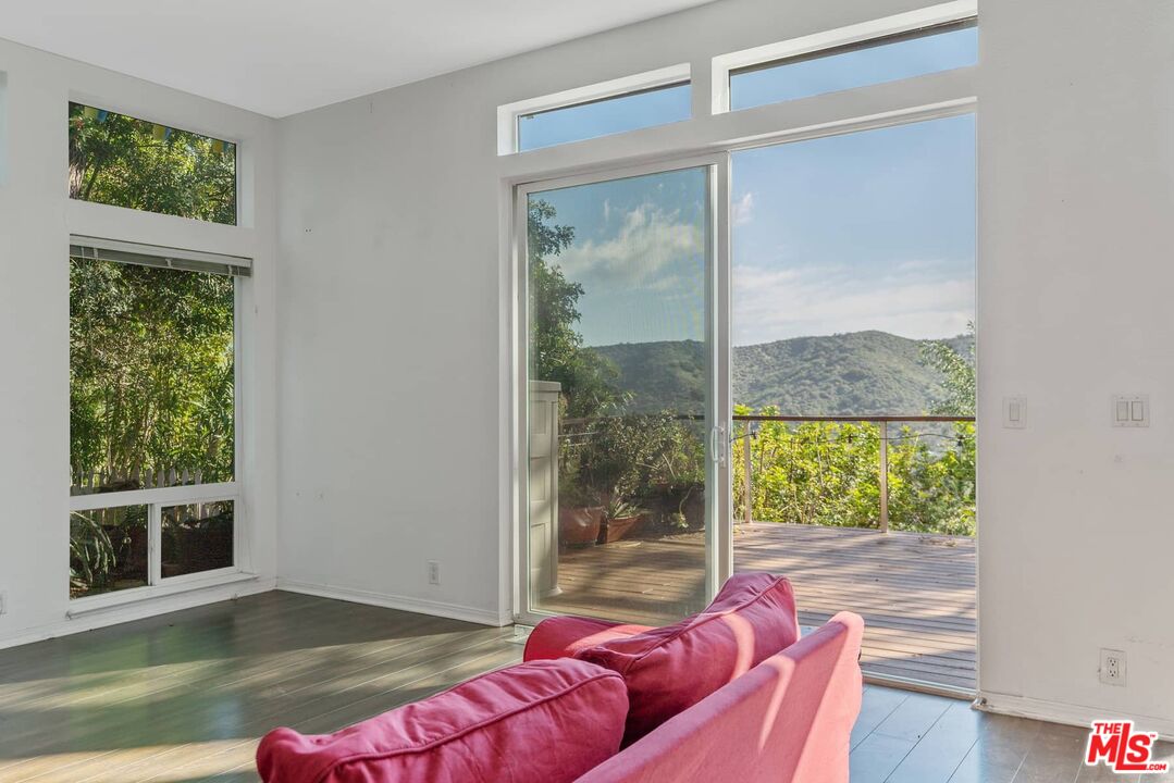 Calabasas, California, 91302, United States, 3 Bedrooms Bedrooms, ,2 BathroomsBathrooms,Residential,For Sale,2002954