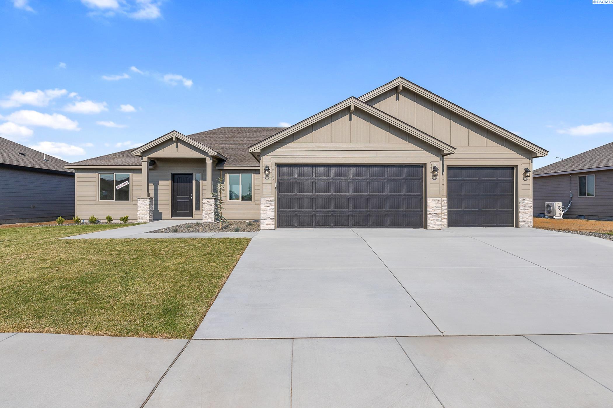Pasco, Washington, 99301, United States, 4 Bedrooms Bedrooms, ,2 BathroomsBathrooms,Residential,For Sale,1806479