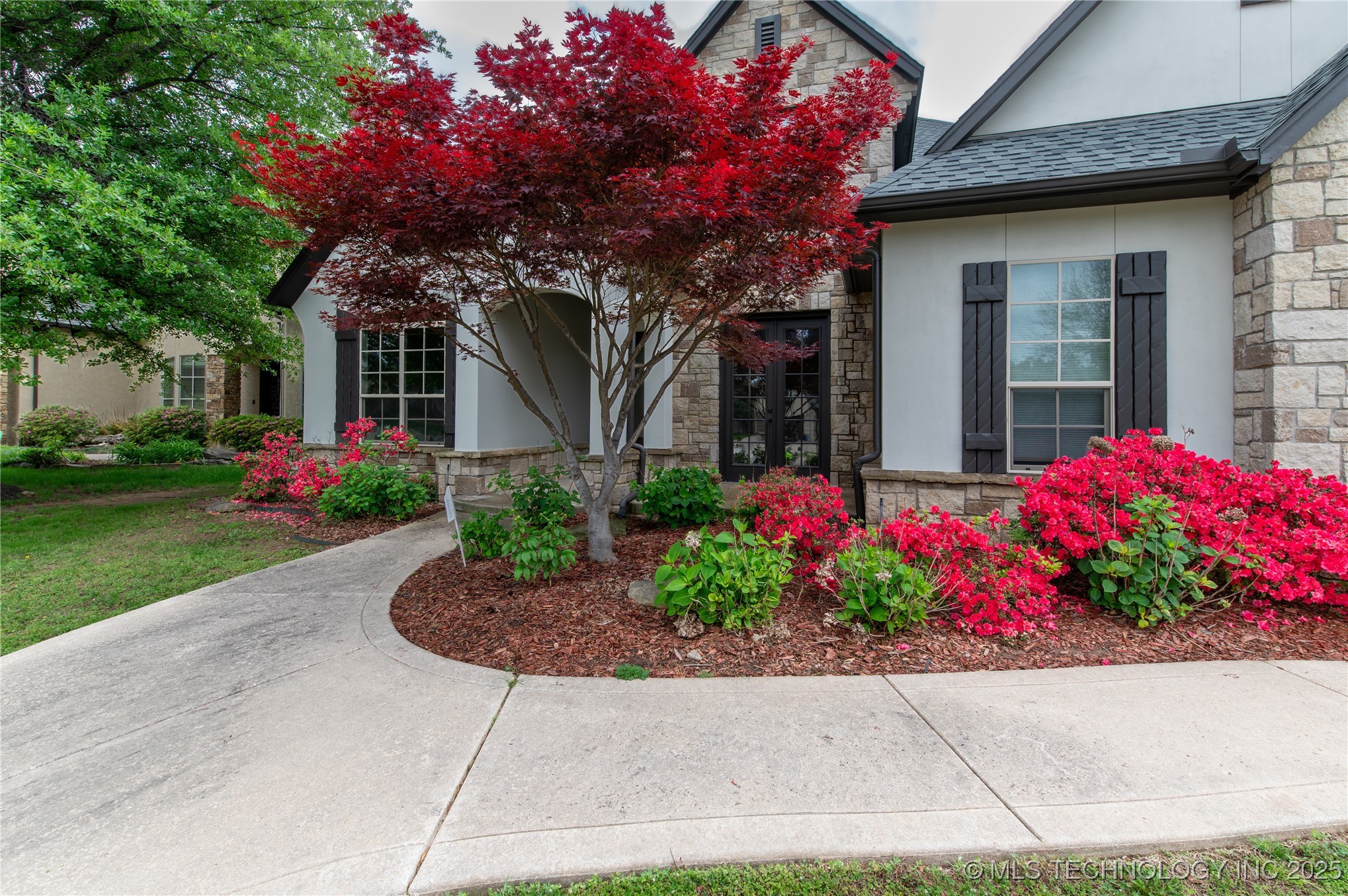 Broken Arrow, Oklahoma, 74011, United States, 4 Bedrooms Bedrooms, ,5 BathroomsBathrooms,Residential,For Sale,1885546