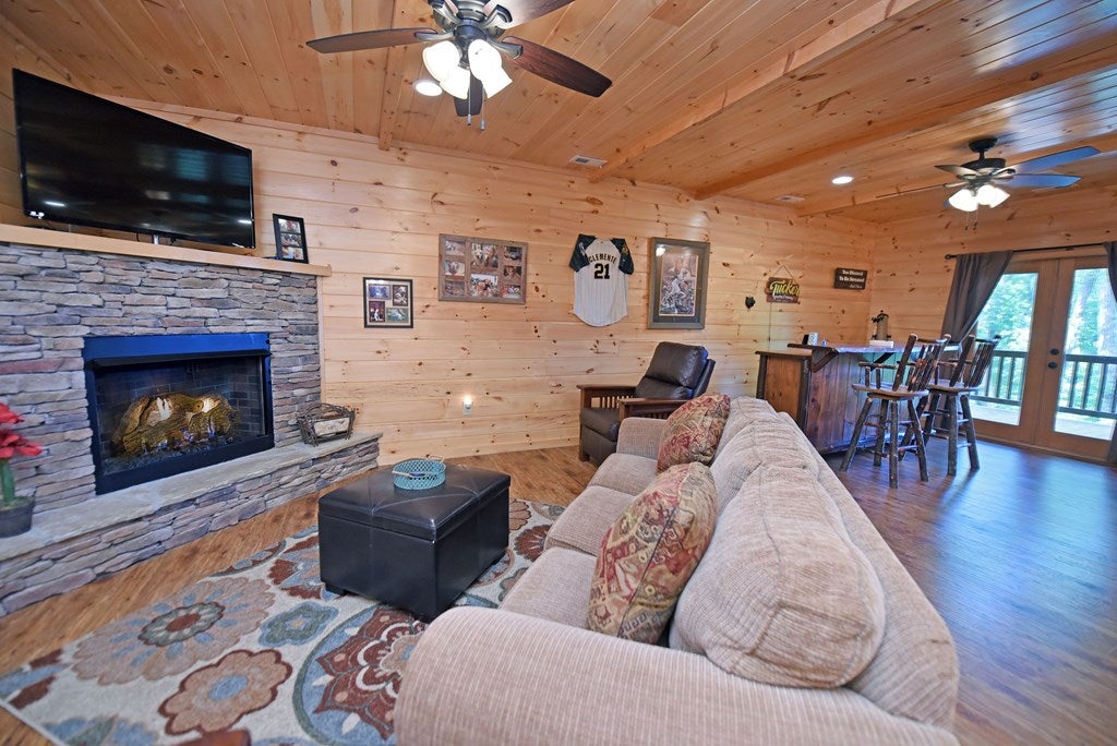 Morganton, Georgia, 30560, United States, 3 Bedrooms Bedrooms, ,3 BathroomsBathrooms,Residential,For Sale,2001916