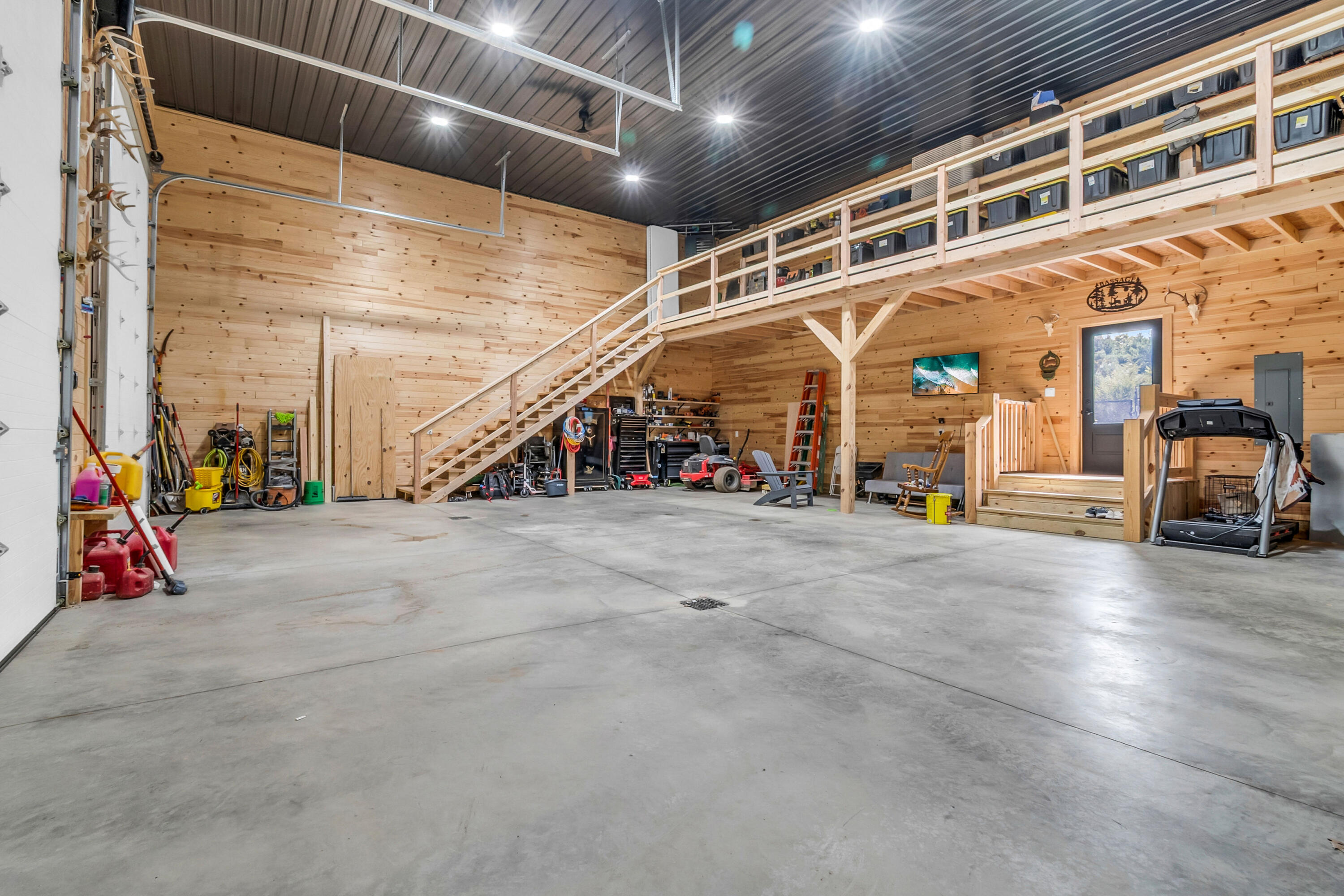 Quincy, Michigan, 49082, United States, 2 Bedrooms Bedrooms, ,3 BathroomsBathrooms,Residential,For Sale,1979767