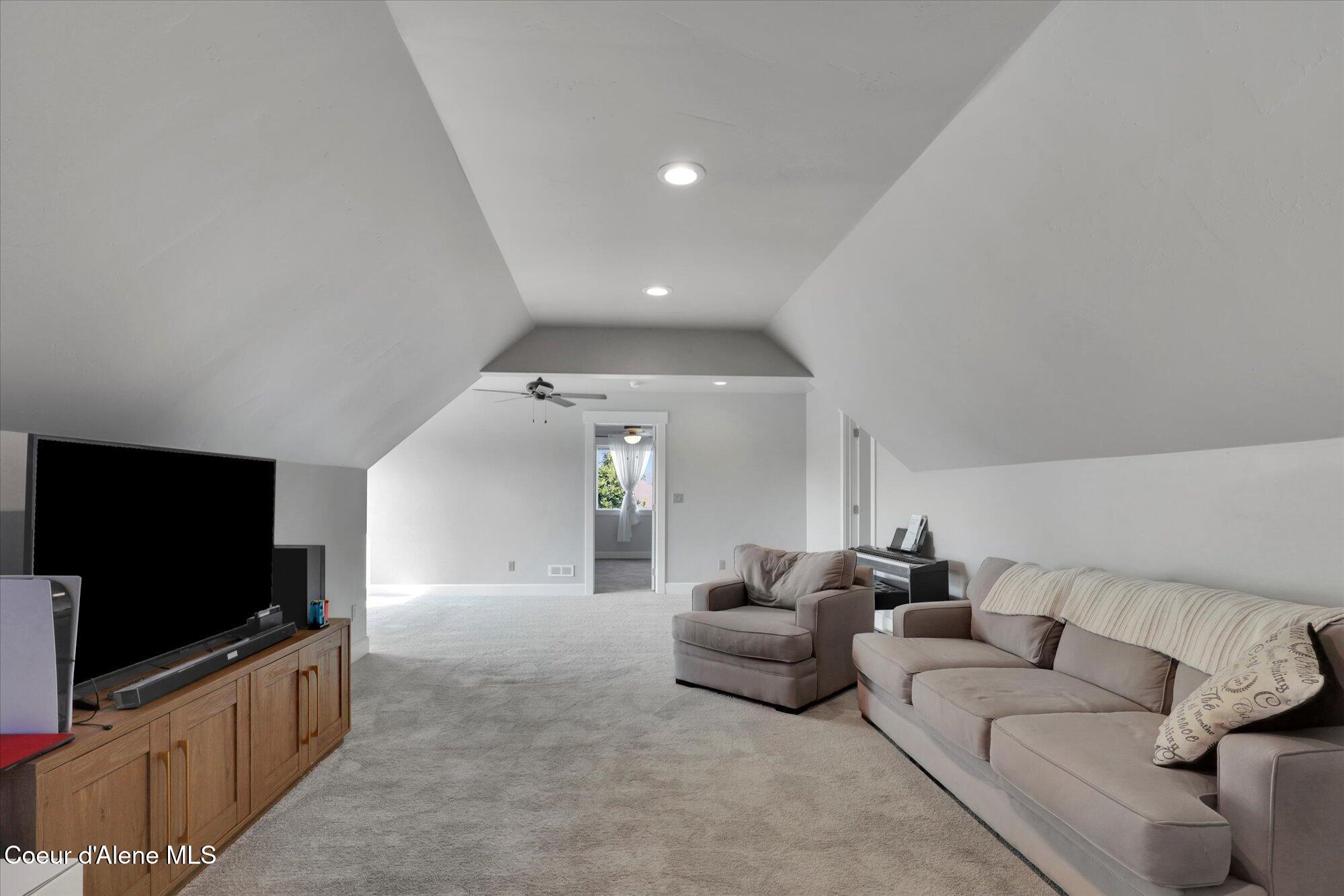 Post Falls, Idaho, 83854, United States, 5 Bedrooms Bedrooms, ,5 BathroomsBathrooms,Residential,For Sale,1981569