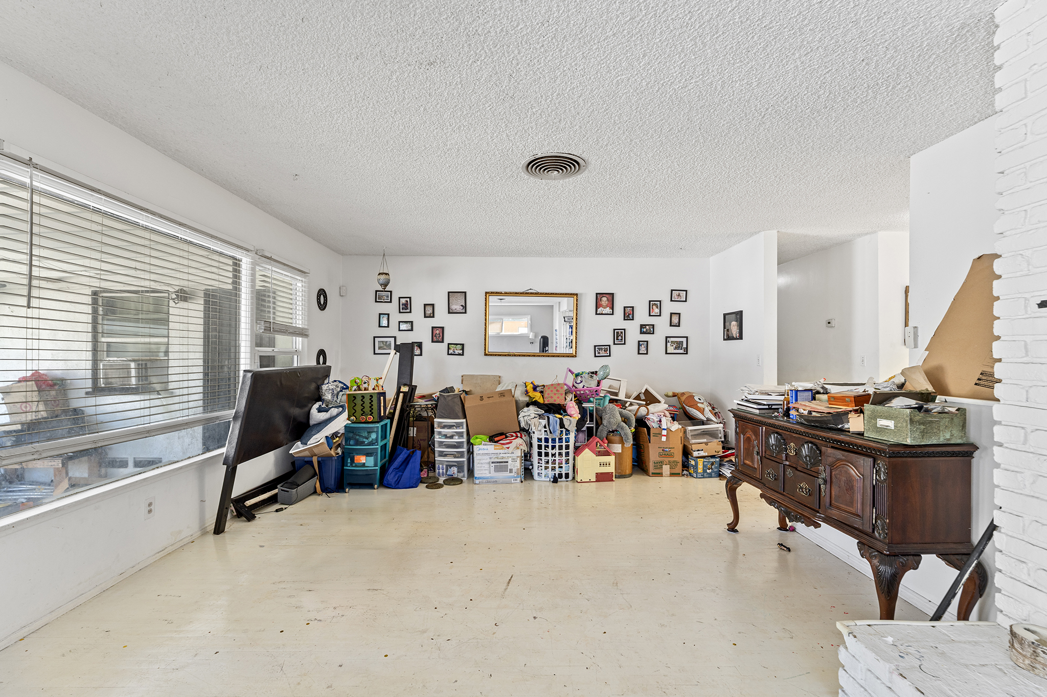 San Bernardino, California, 92404, United States, 4 Bedrooms Bedrooms, ,2 BathroomsBathrooms,Residential,For Sale,1934964