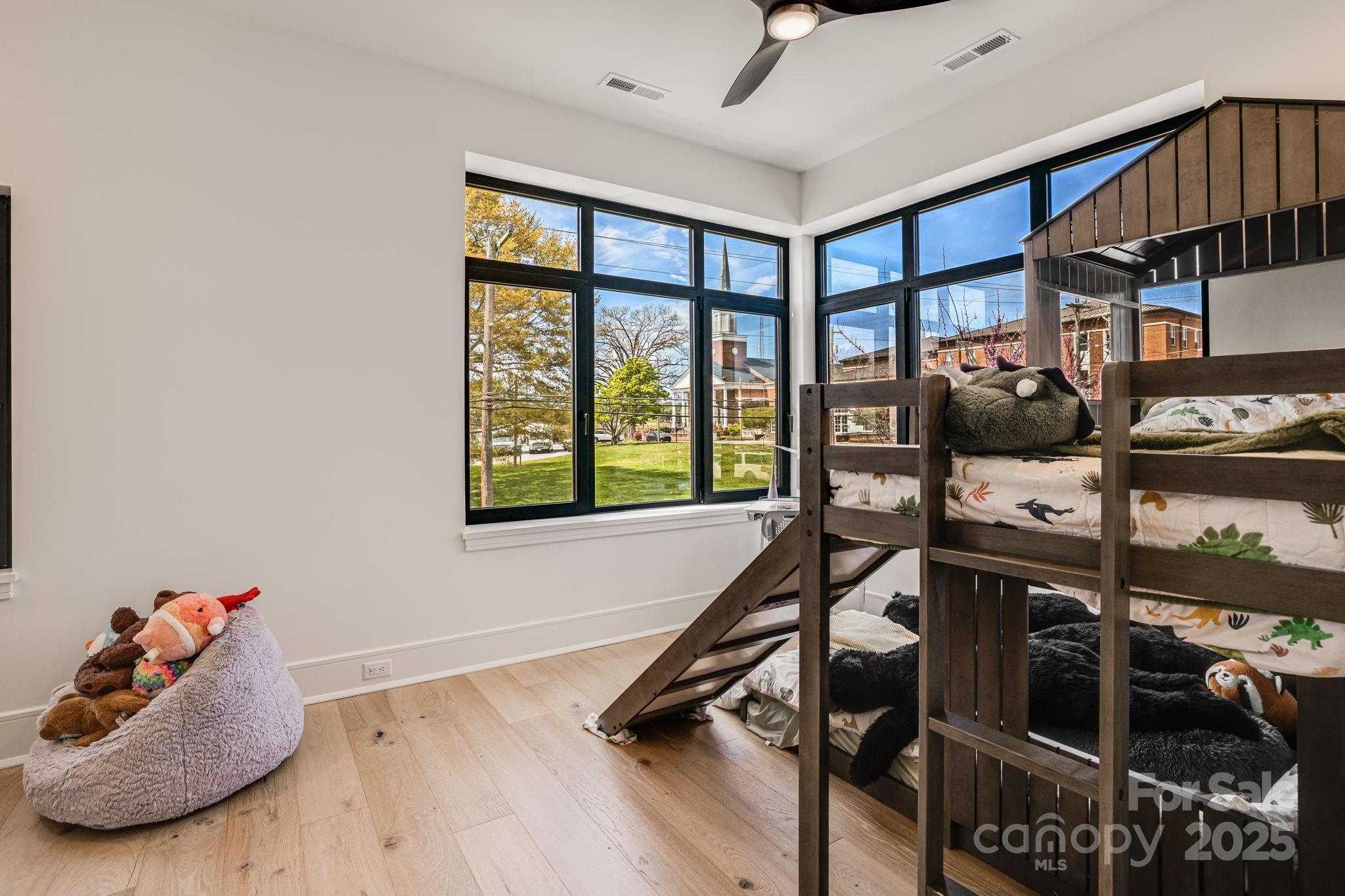 Brevard, North Carolina, 28712, United States, 2 Bedrooms Bedrooms, ,3 BathroomsBathrooms,Residential,For Sale,1778053