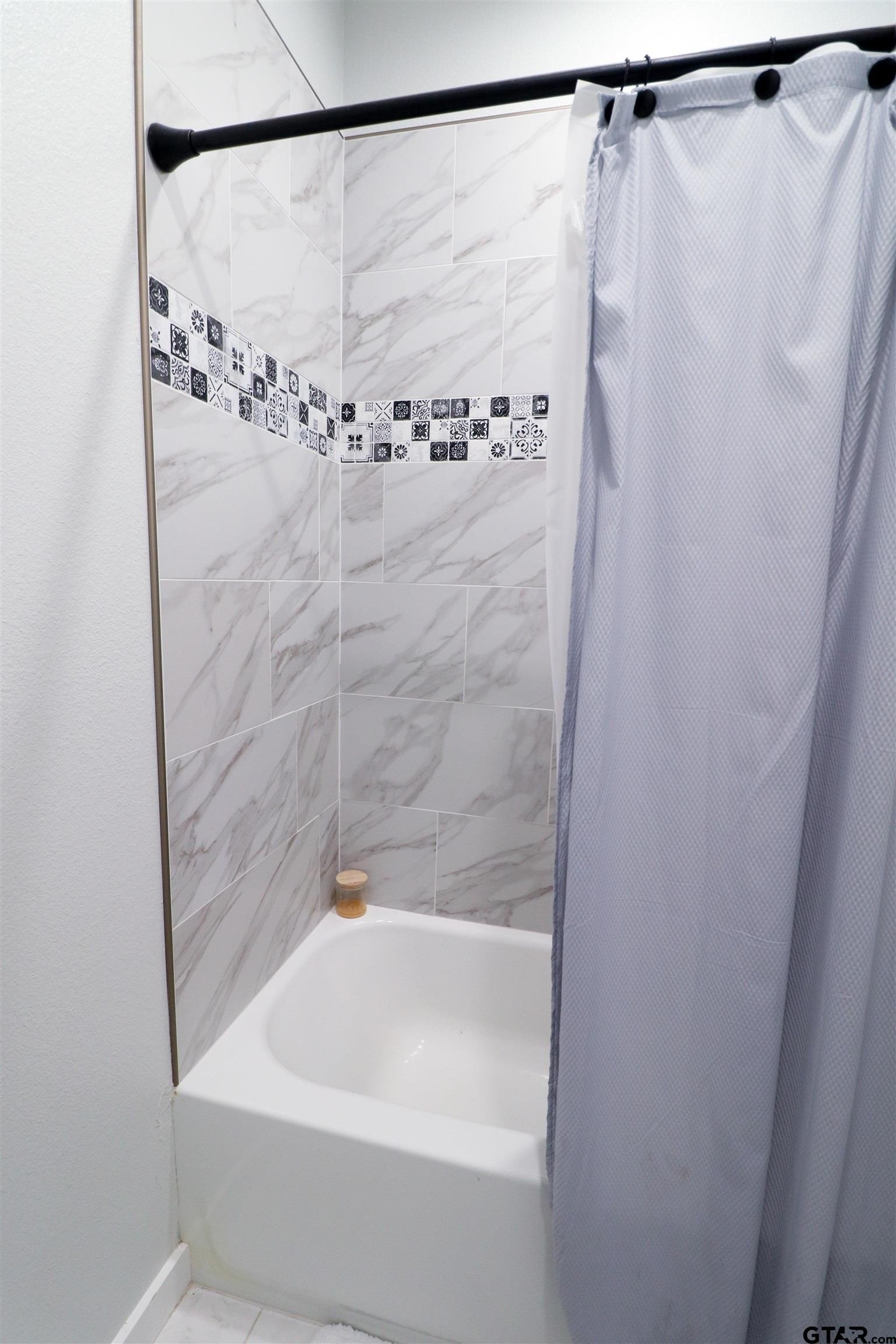 Pittsburg, Texas, 75686, United States, 4 Bedrooms Bedrooms, ,3 BathroomsBathrooms,Residential,For Sale,1943296