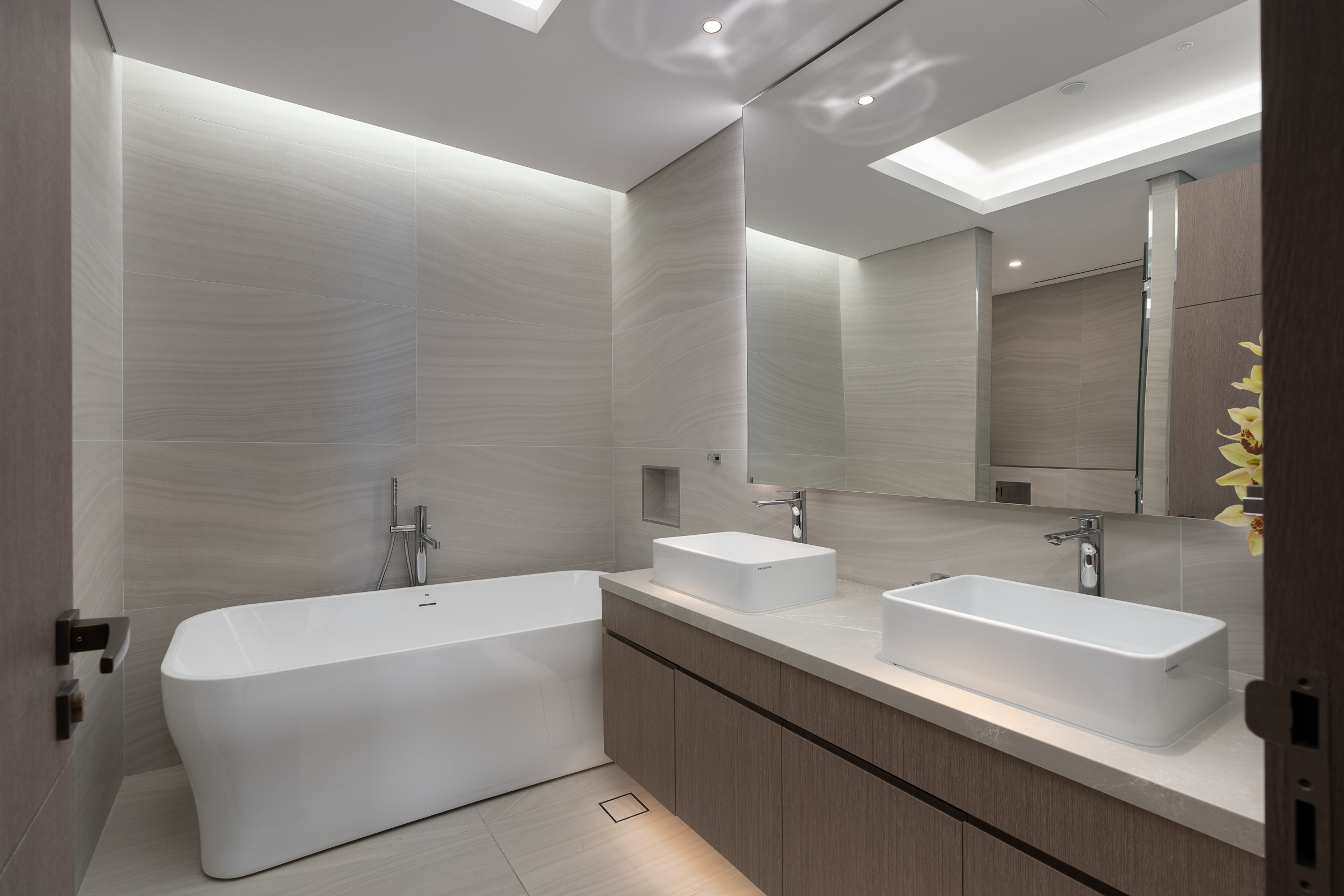  Elegant Sky View Residence in Heart of Downtown - 物件實景