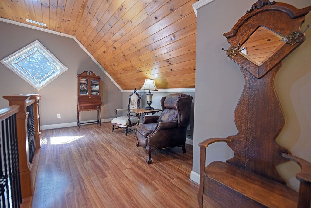 Hiawassee, Georgia, 30546, United States, 3 Bedrooms Bedrooms, ,4 BathroomsBathrooms,Residential,For Sale,1877027