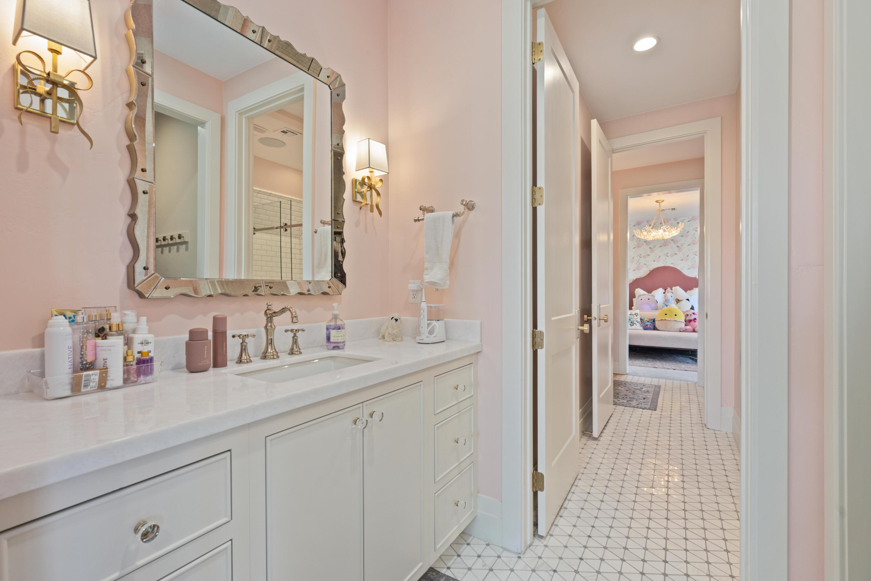 Washington, Utah, 84780, United States, 5 Bedrooms Bedrooms, ,6 BathroomsBathrooms,Residential,For Sale,1981729