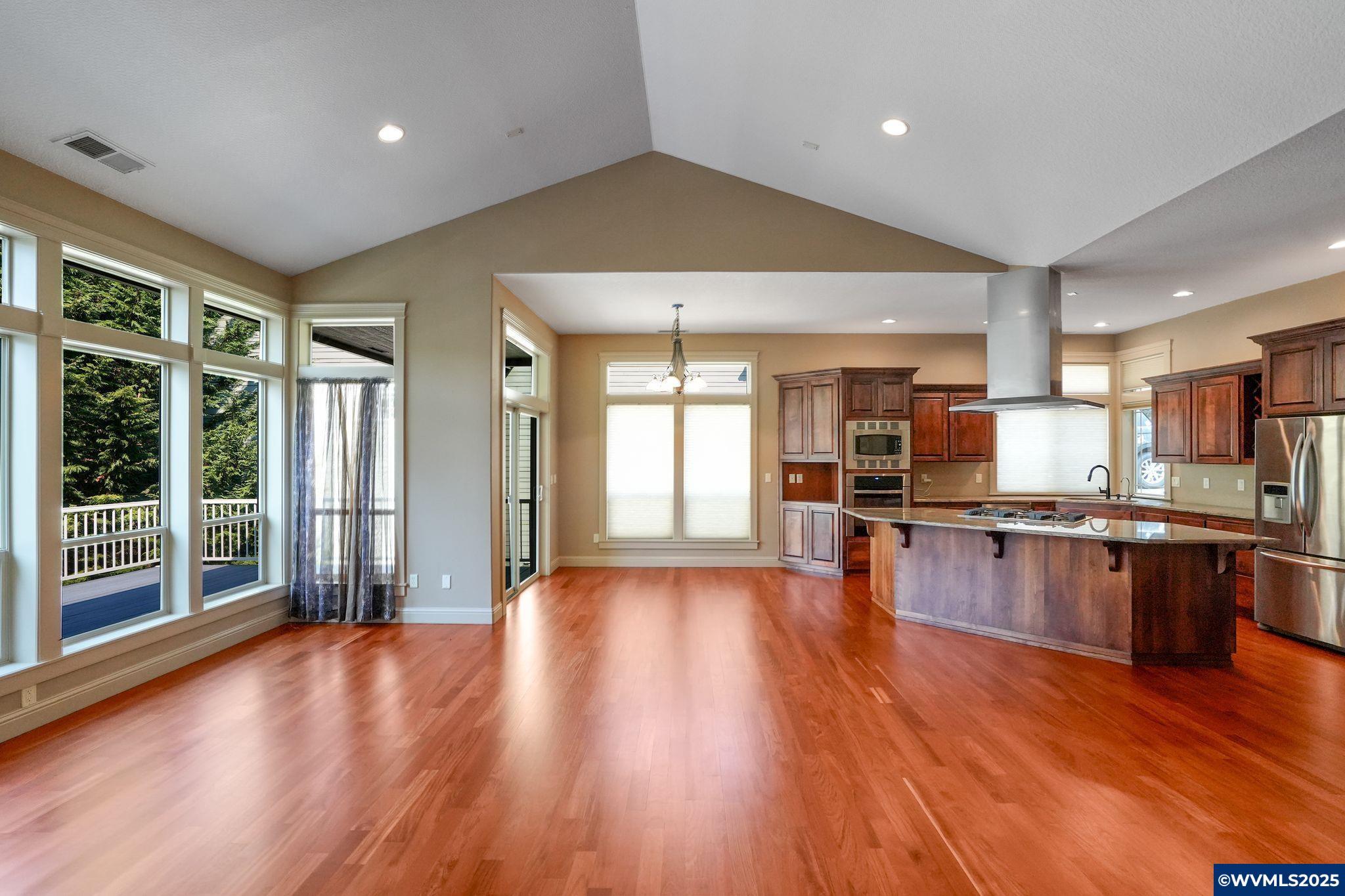 Salem, Oregon, 97306, United States, 4 Bedrooms Bedrooms, ,3 BathroomsBathrooms,Residential,For Sale,1906956