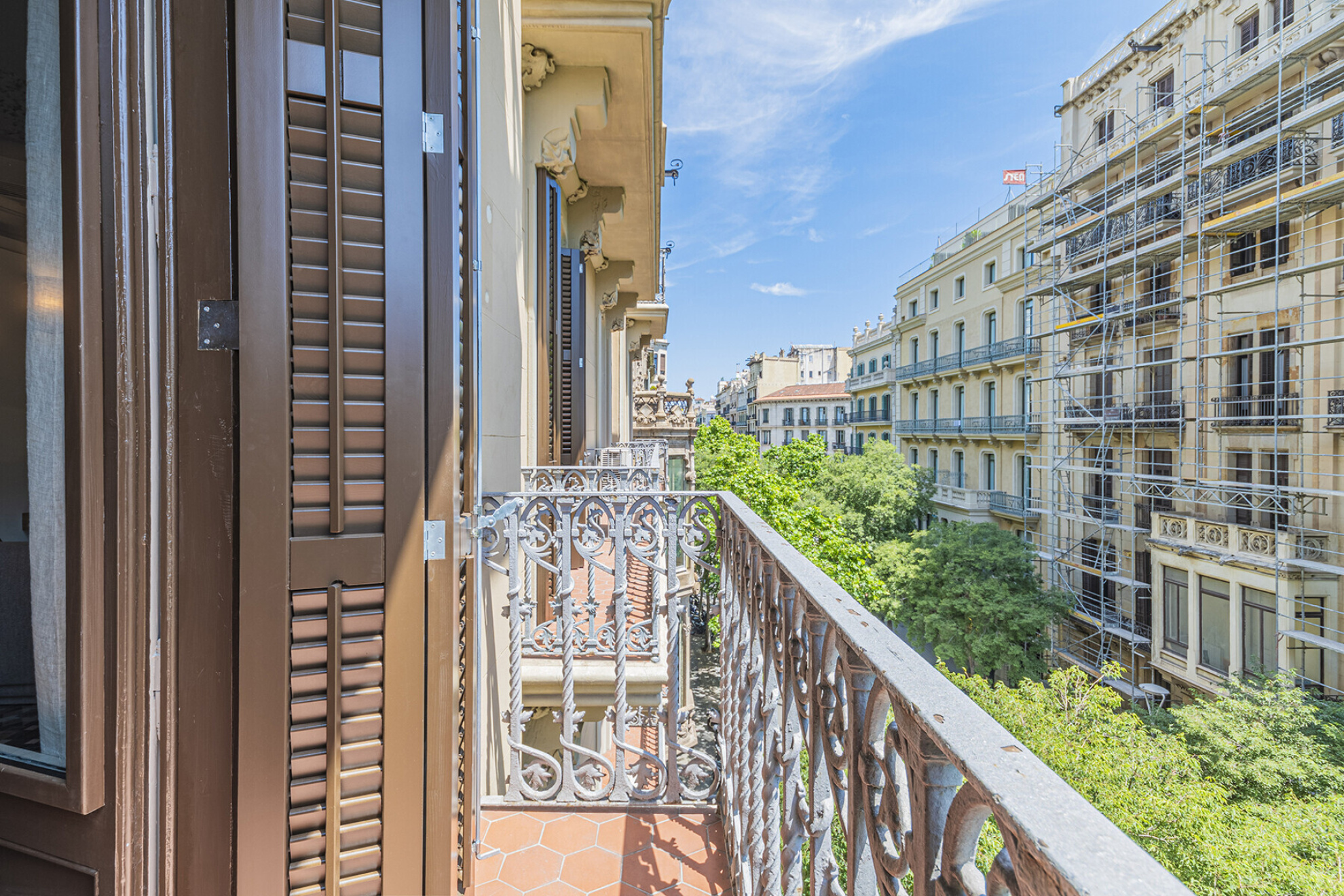 Modernist flat in Eixample with premium finishes in the Quadrat d
