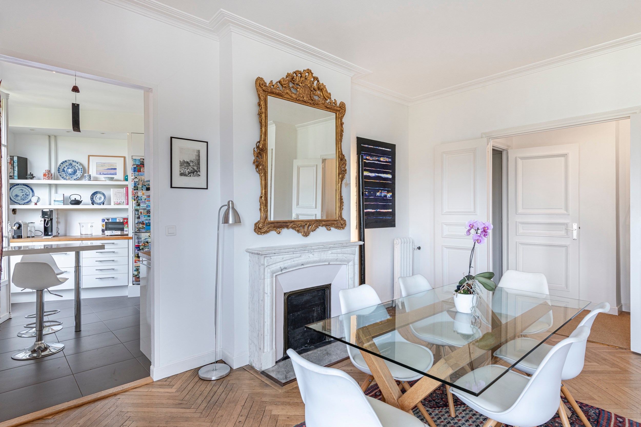  Nice Victor Hugo renovated 2 bedroom apartment 112 sqm with bow windows and par… - 物件實景
