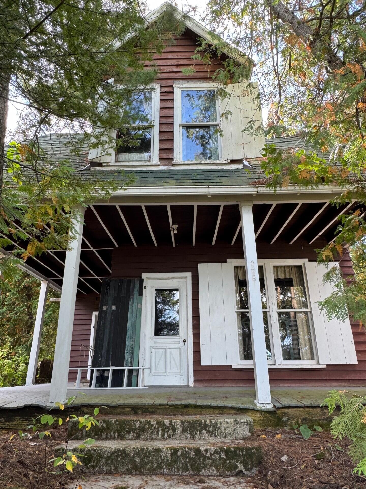 Mackinaw City, Michigan, 49701, United States, 3 Bedrooms Bedrooms, ,1 BathroomBathrooms,Residential,For Sale,1996102