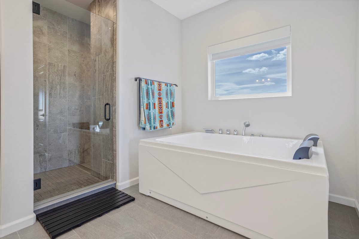 Cheyenne, Wyoming, 82009, United States, 5 Bedrooms Bedrooms, ,3 BathroomsBathrooms,Residential,For Sale,1982356