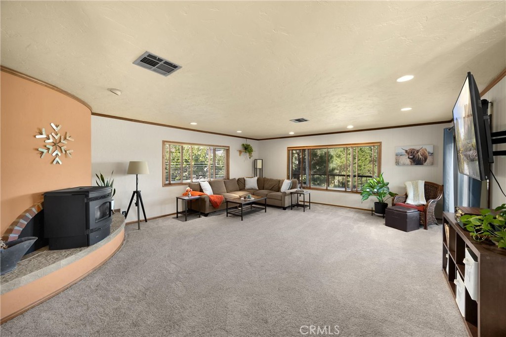 Wrightwood, California, 92397, United States, 5 Bedrooms Bedrooms, ,3 BathroomsBathrooms,Residential,For Sale,1975800