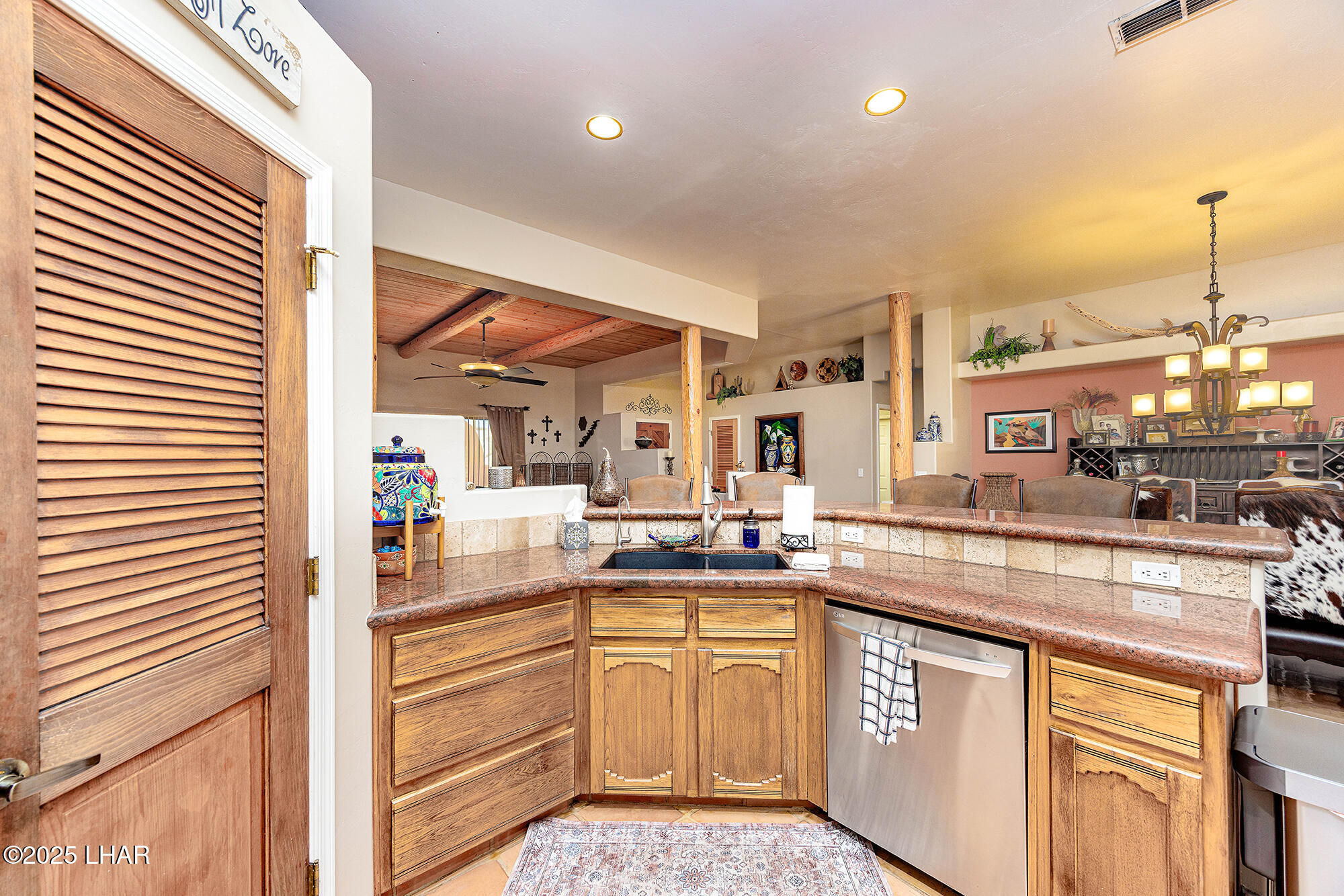 Lake Havasu City, Arizona, 86406, United States, 5 Bedrooms Bedrooms, ,3 BathroomsBathrooms,Residential,For Sale,1996890