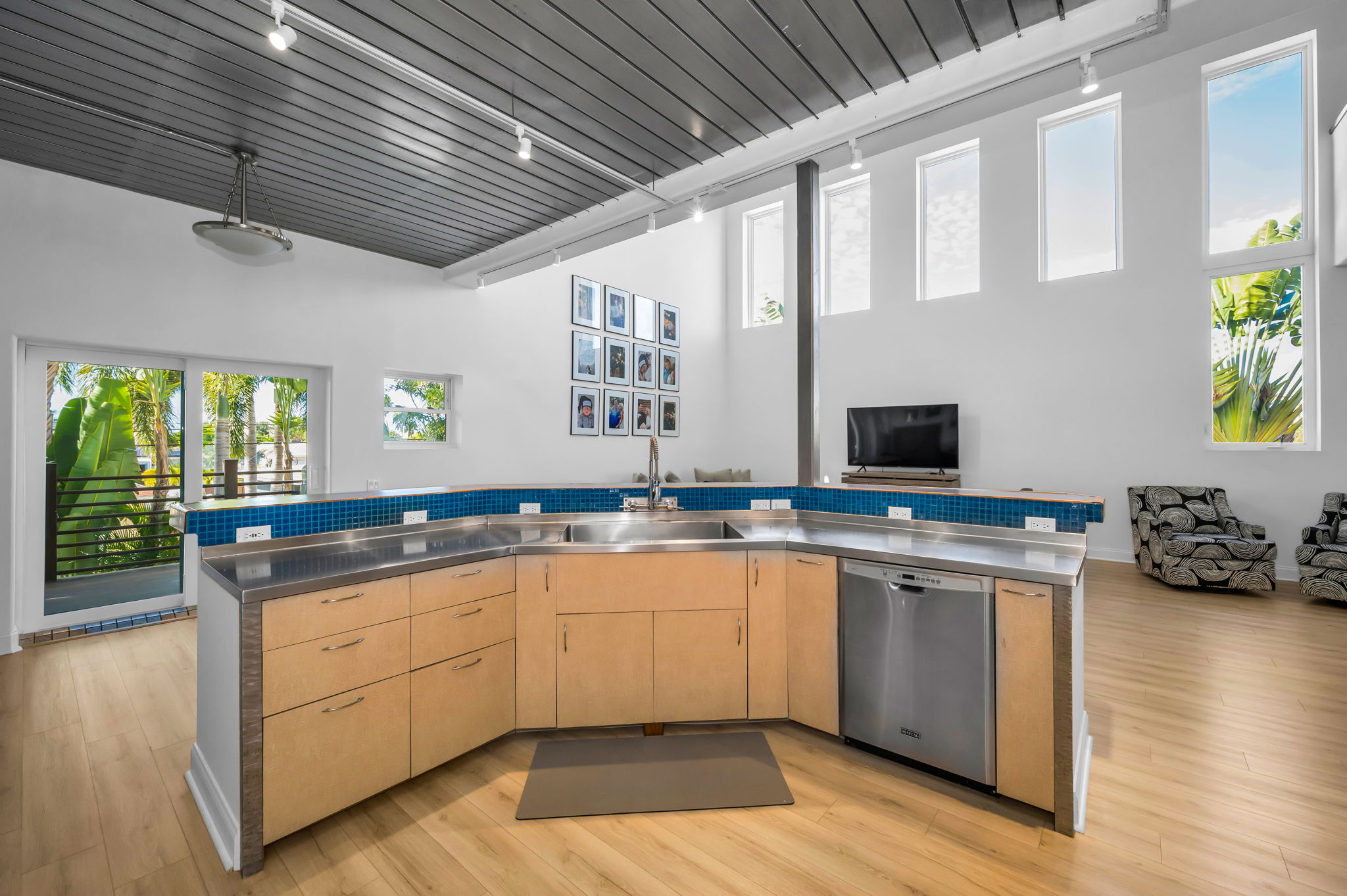 Treasure Island, Florida, 33706, United States, 3 Bedrooms Bedrooms, ,3 BathroomsBathrooms,Residential,For Sale,1996419