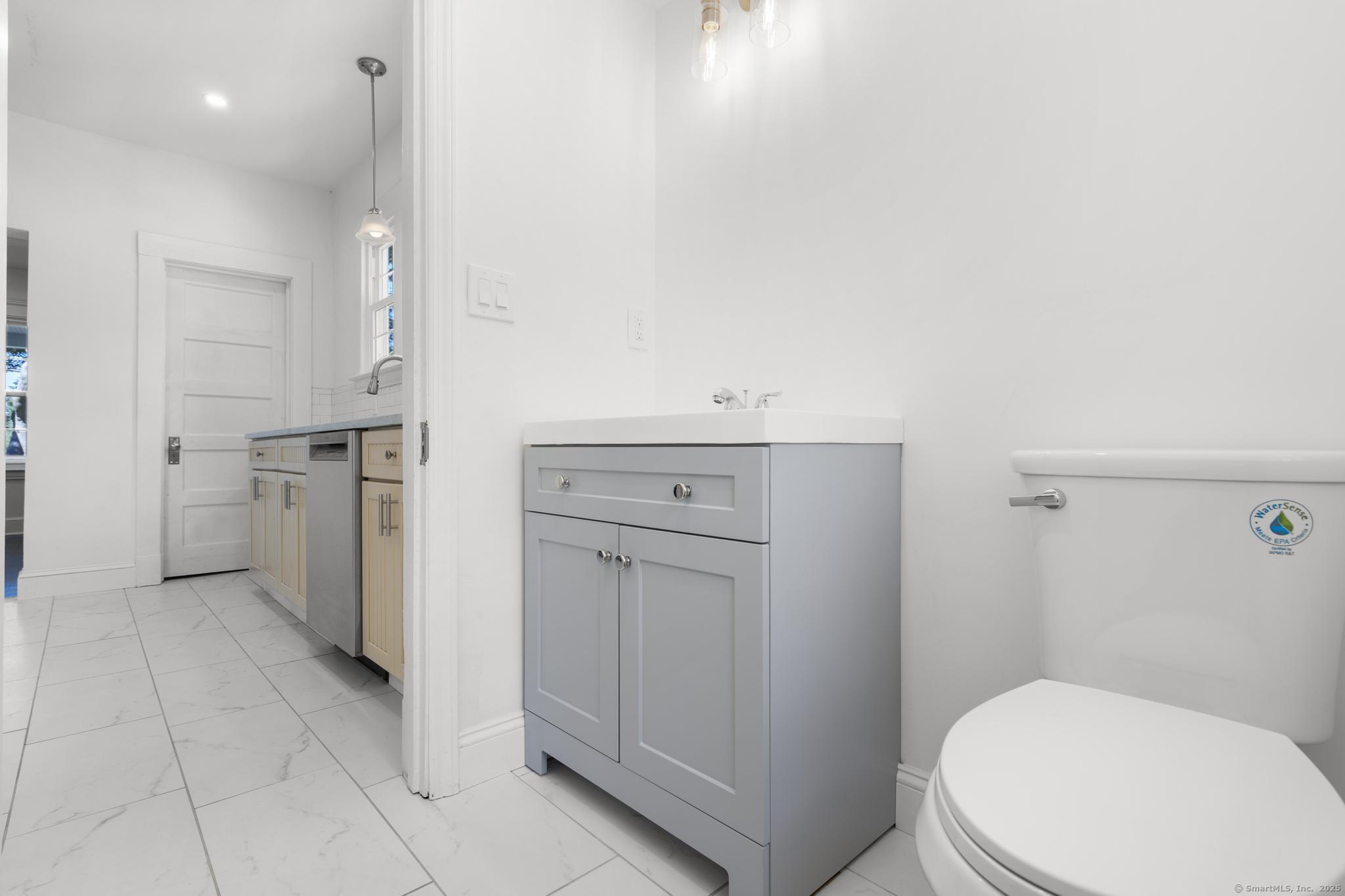 Milford, Connecticut, 06460, United States, 3 Bedrooms Bedrooms, ,3 BathroomsBathrooms,Residential,For Sale,1924915