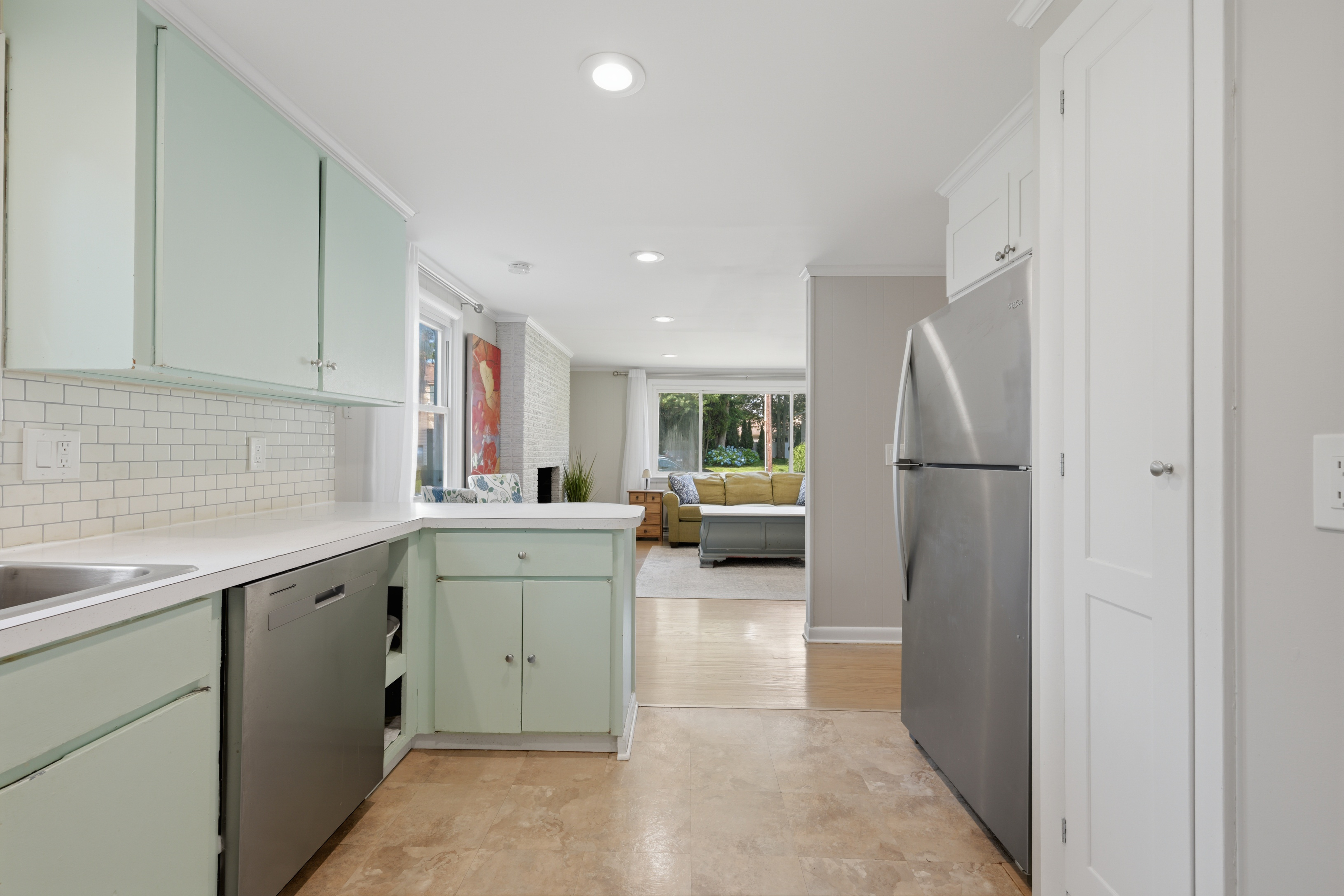  Lovely Updated Cape in Knollwood Beach Community - 物件實景