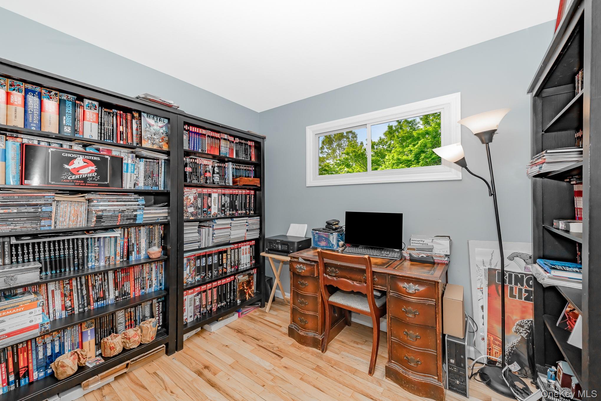 Bay Shore, New York, 11706, United States, 3 Bedrooms Bedrooms, ,1 BathroomBathrooms,Residential,For Sale,1980565