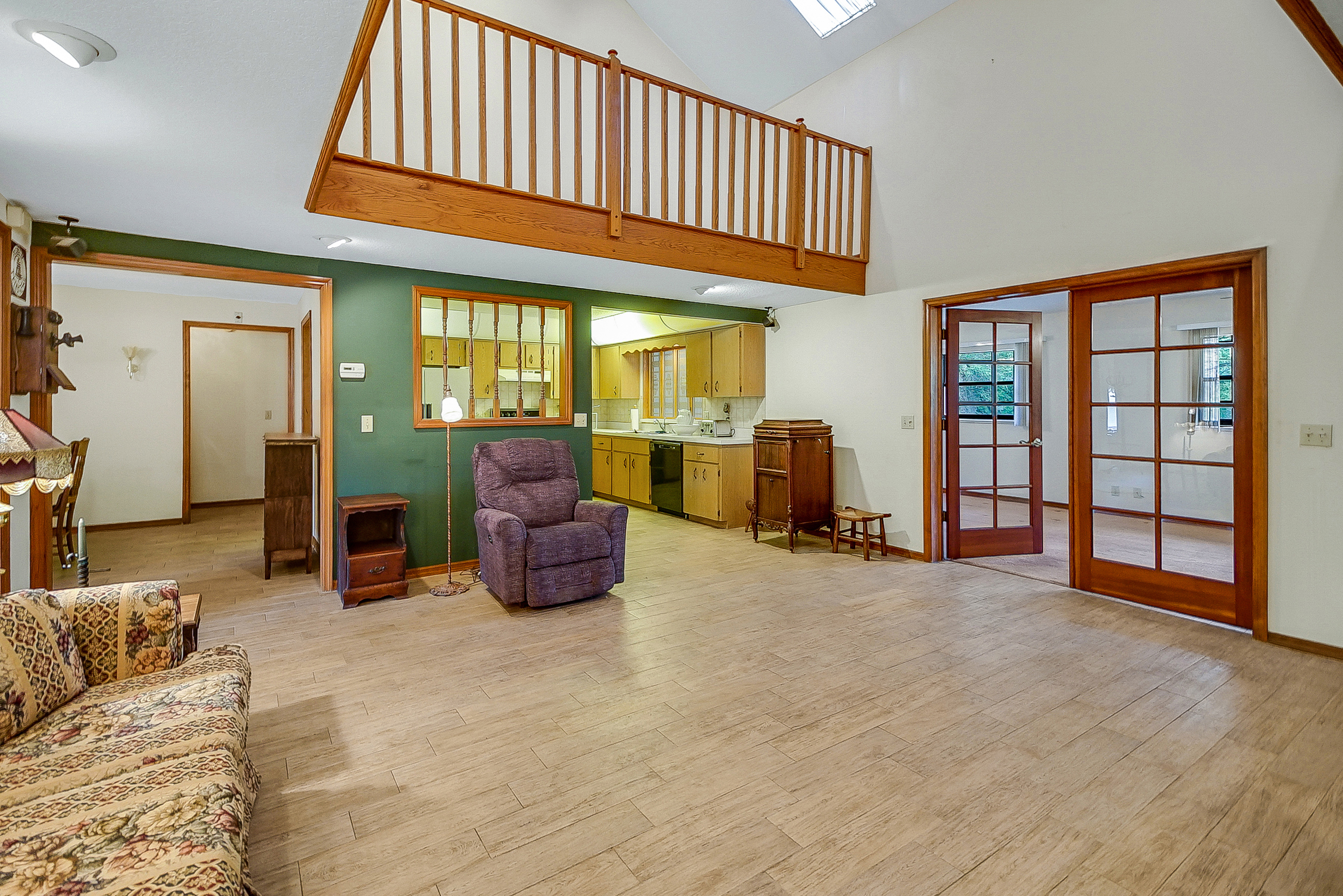 Lady Lake, Florida, 32159, United States, 4 Bedrooms Bedrooms, ,2 BathroomsBathrooms,Residential,For Sale,1873535