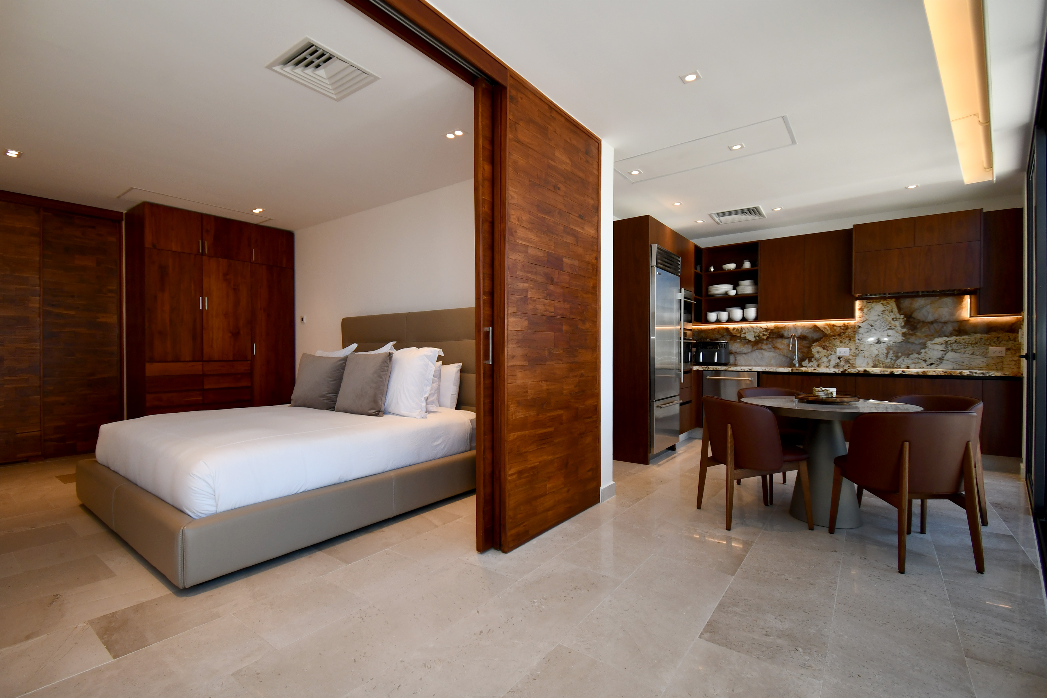  Three-Bedroom Blue Horizon Penthouse - 物件實景