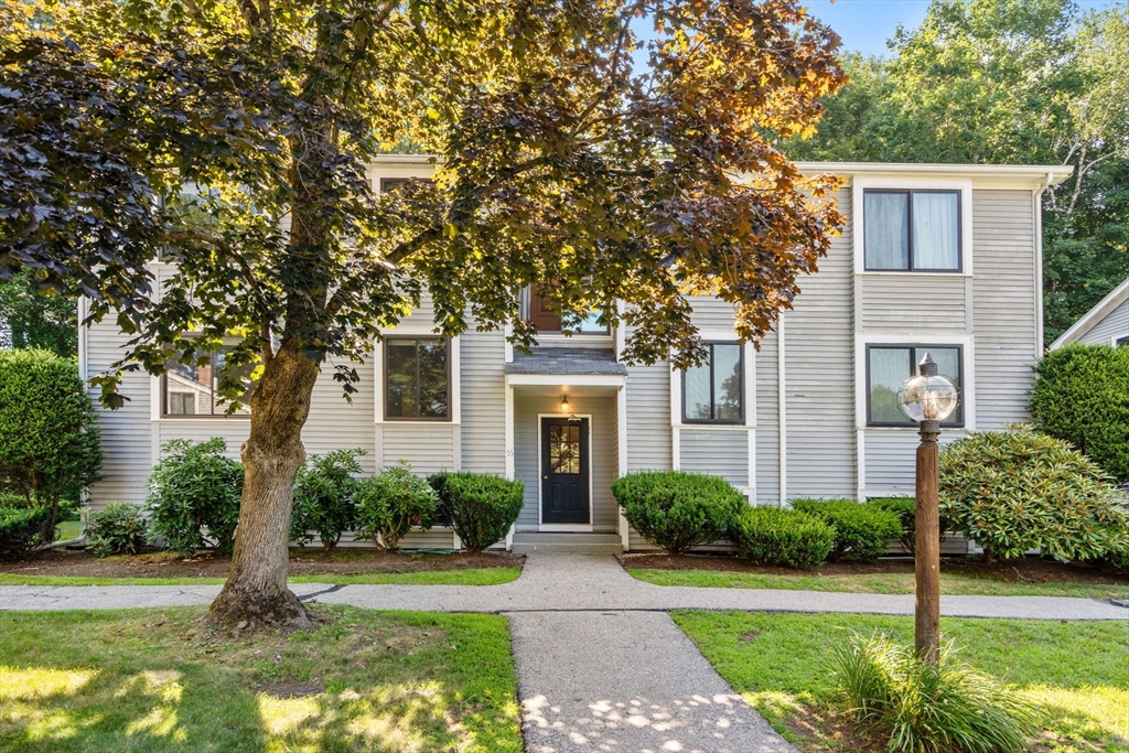 Concord, Massachusetts, 01742, United States, 2 Bedrooms Bedrooms, ,2 BathroomsBathrooms,Residential,For Sale,1896071