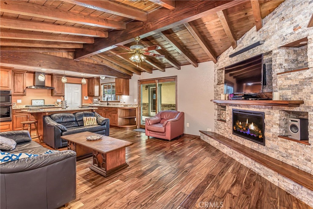 Nuevo, California, 92567, United States, 3 Bedrooms Bedrooms, ,2 BathroomsBathrooms,Residential,For Sale,1987094