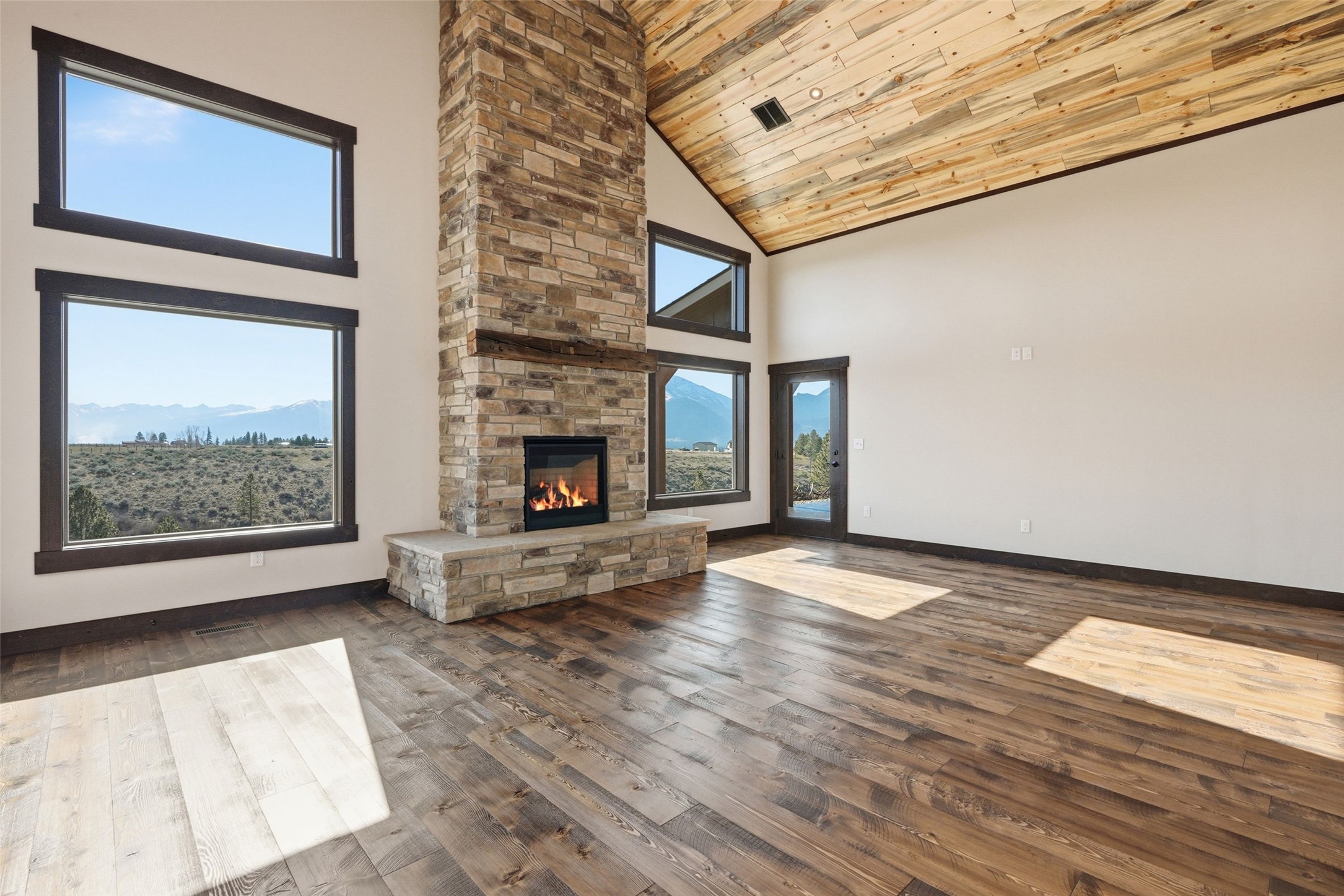  475 Ashleigh Lane - 物件實景